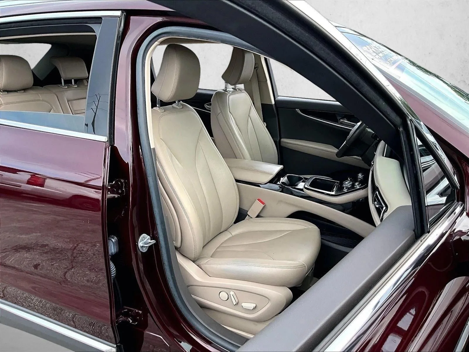 2023 Lincoln Nautilus Standard photo 9