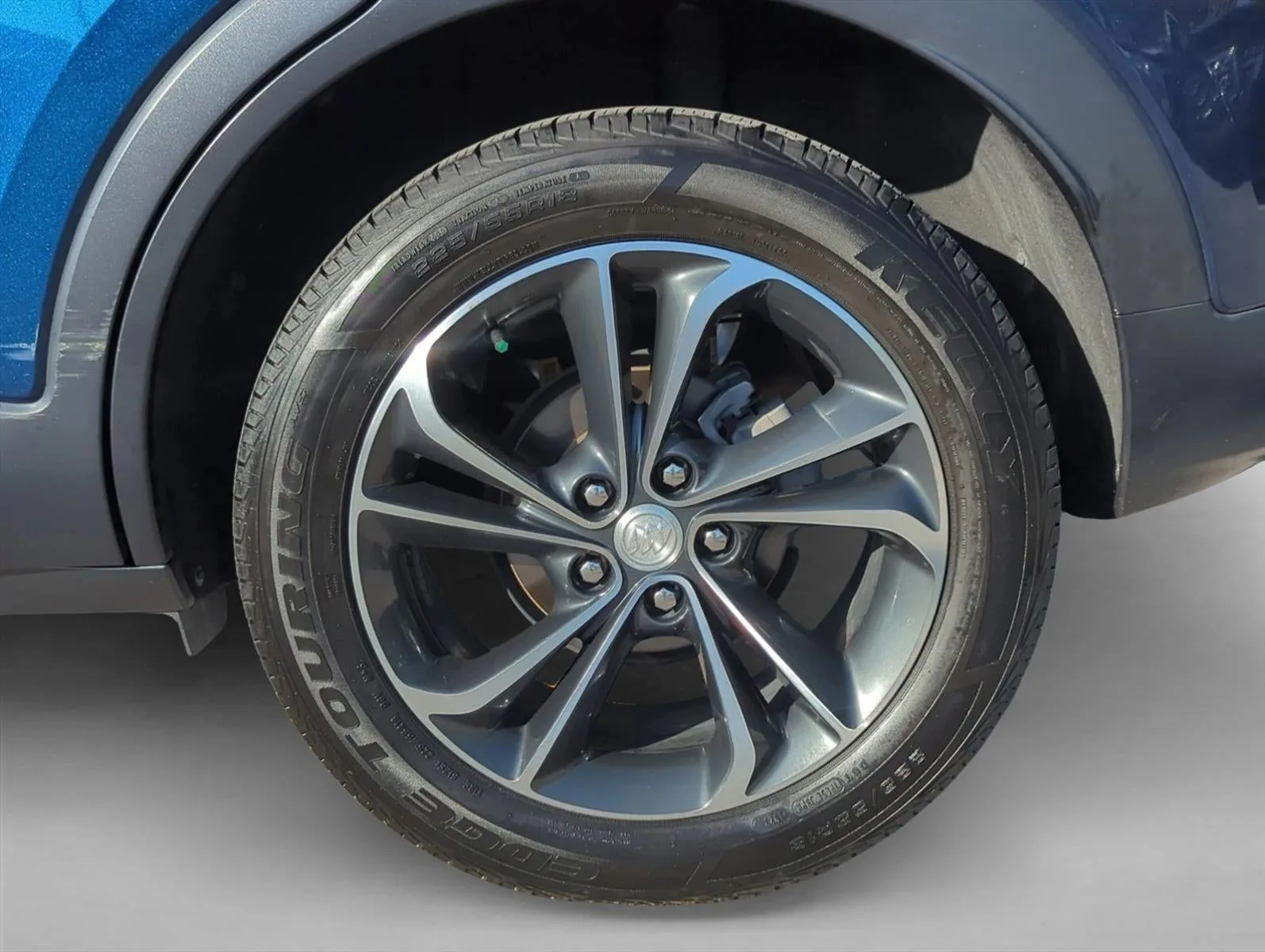 2020 Buick Encore GX Essence FWD photo 4