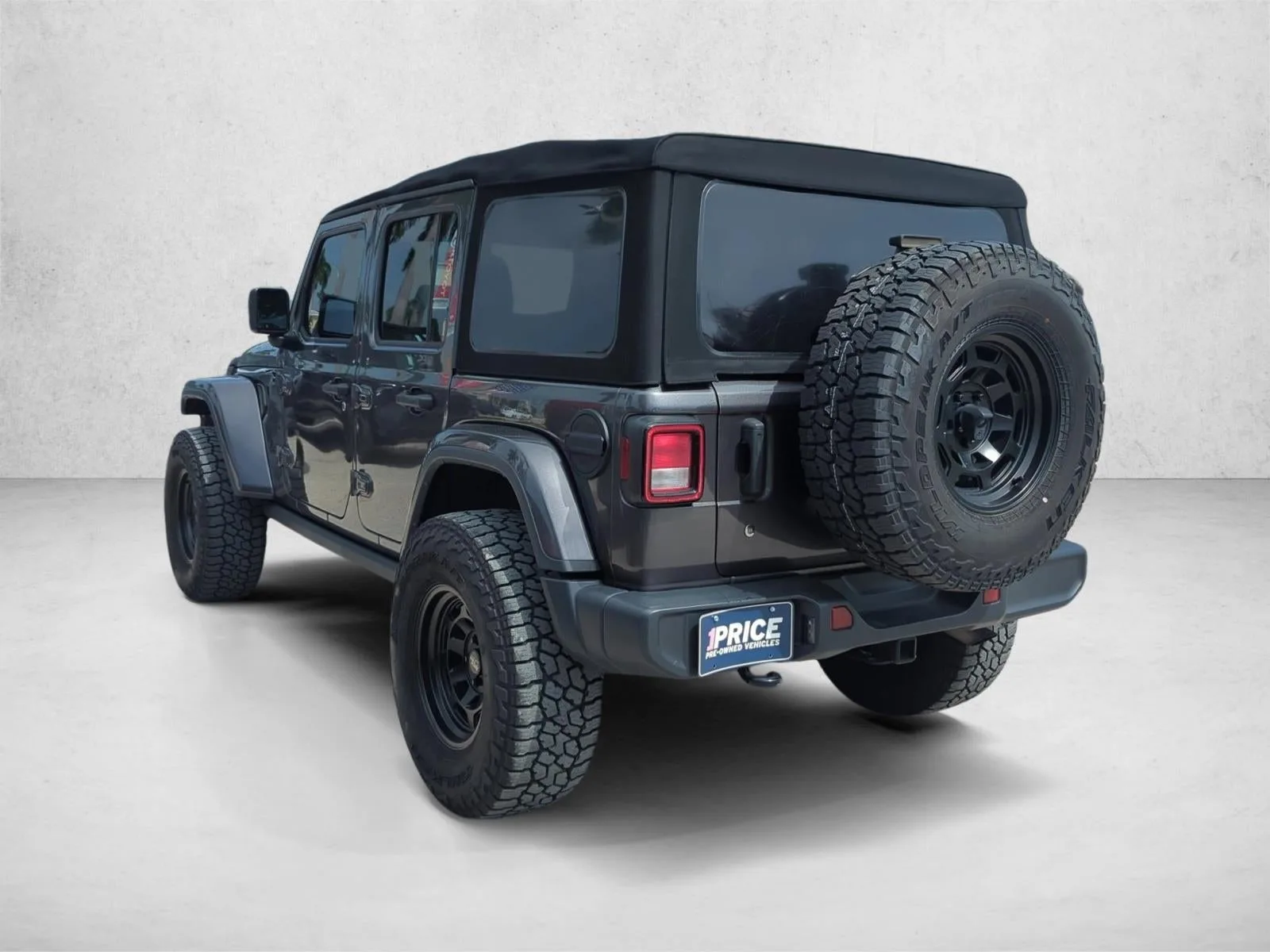 2018 Jeep Wrangler Unlimited Sahara 4x4 photo 7