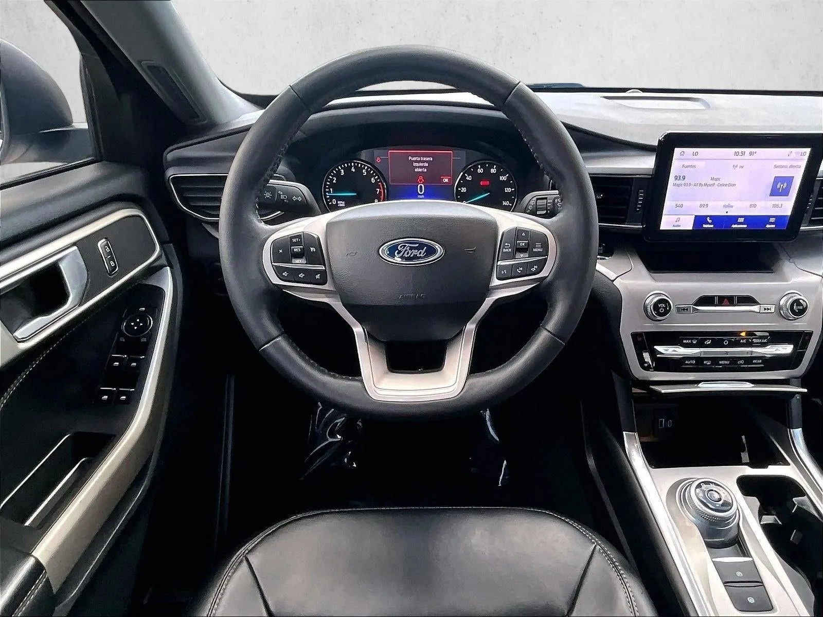 2023 Ford Explorer XLT photo 7