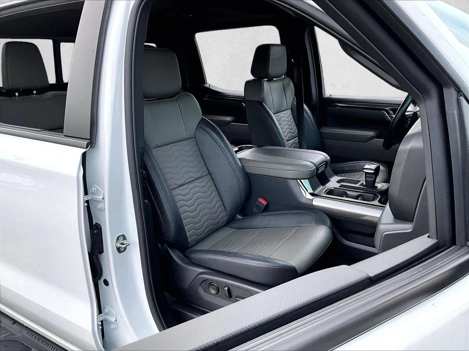 2024 Chevrolet Silverado 1500 ZR2 photo 9