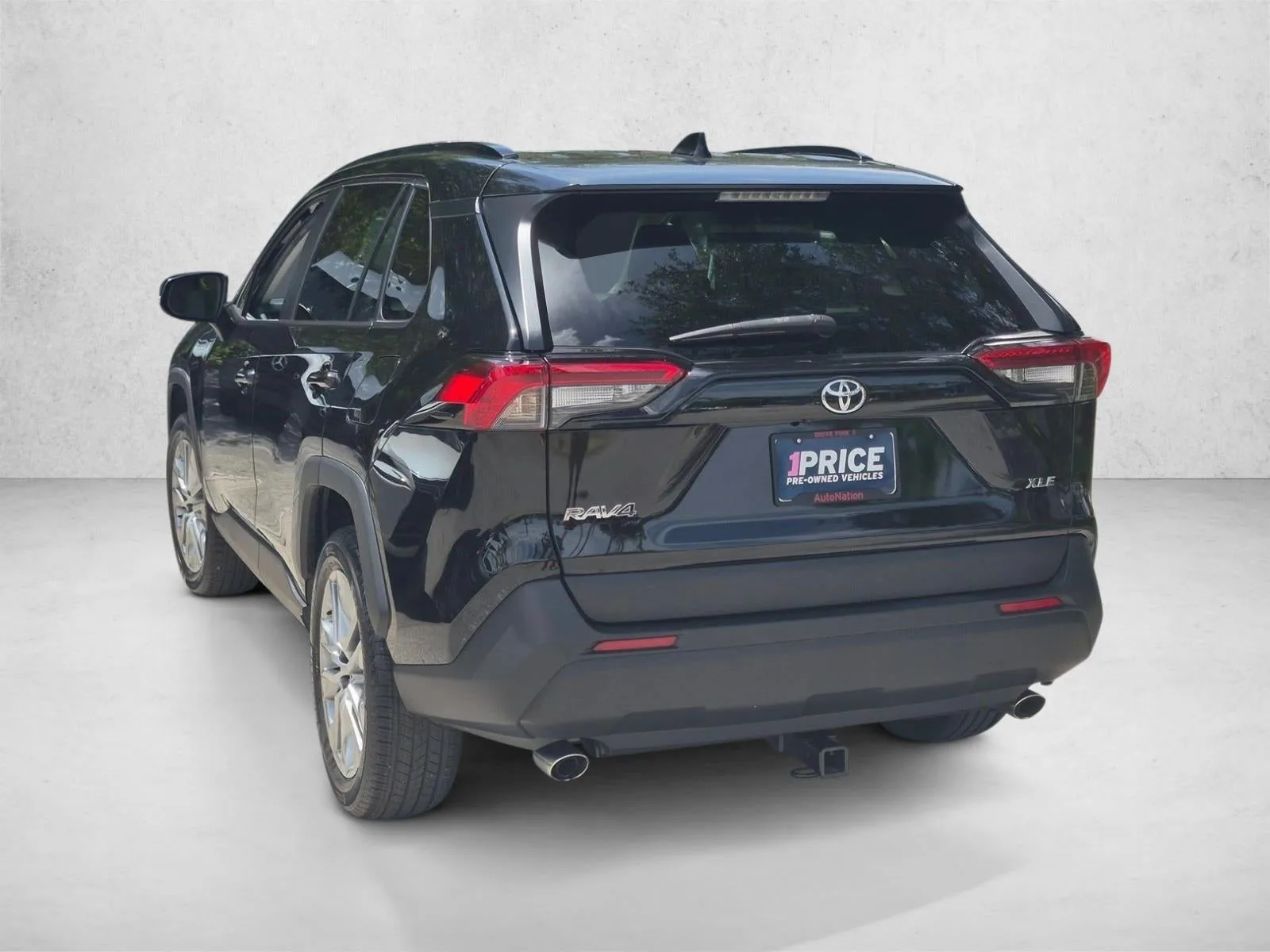 2022 Toyota RAV4 XLE Premium FWD (Natl) photo 8