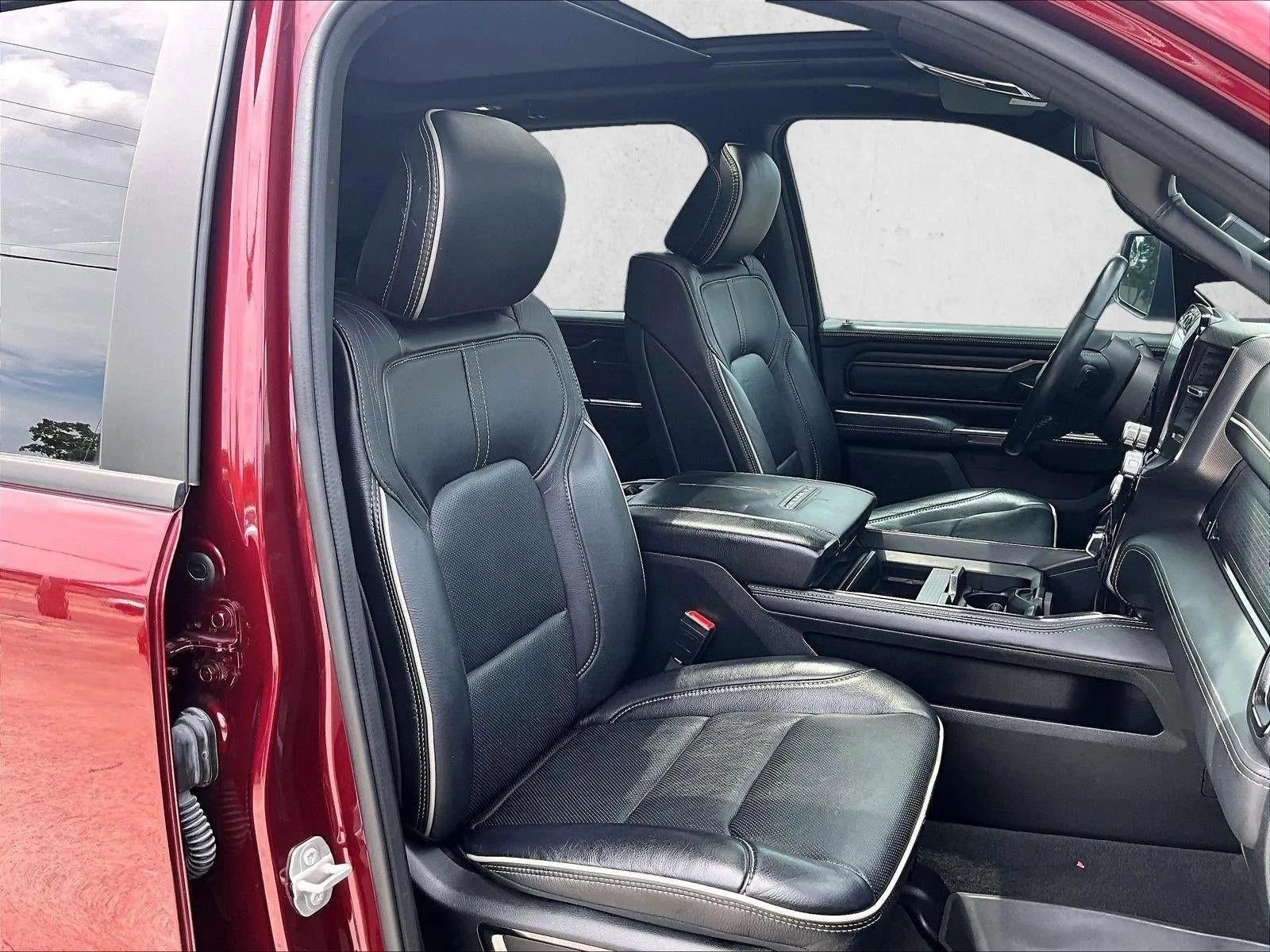 2024 RAM 1500 Limited Crew Cab 4x4 5'7" Box photo 9