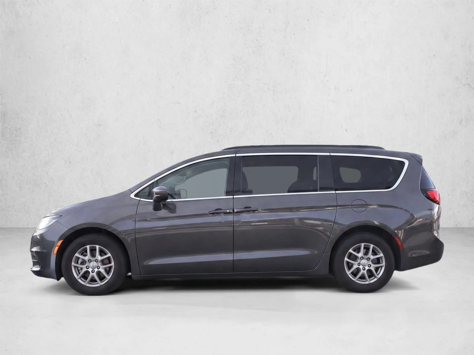 2021 Chrysler Voyager LXI FWD photo 4