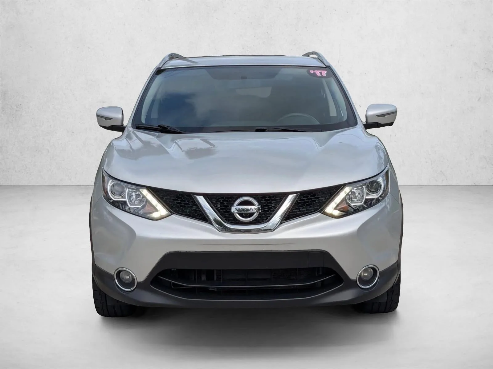 2017 Nissan Rogue Sport FWD SL photo 2