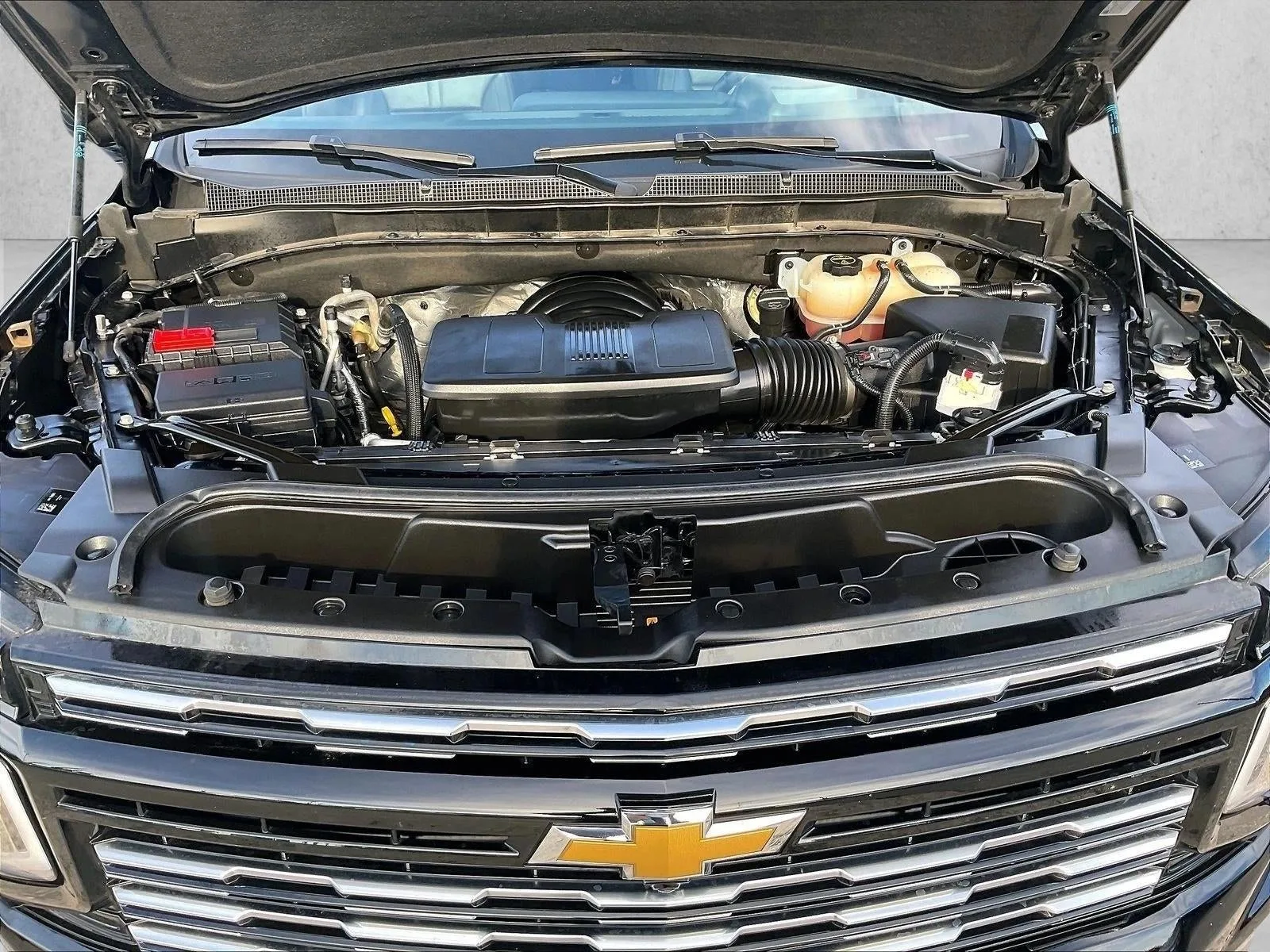 2025 Chevrolet Suburban High Country photo 11