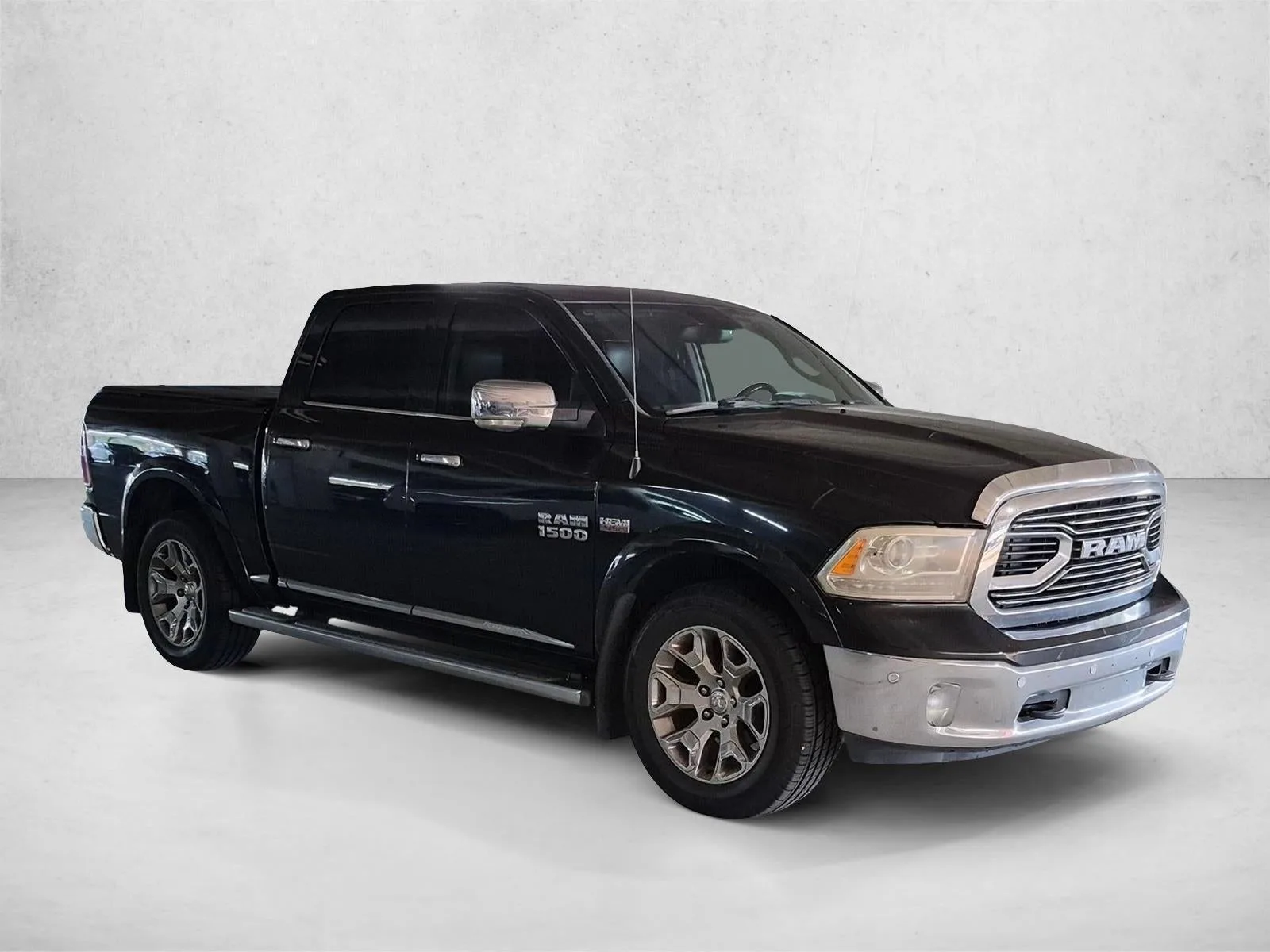 2016 RAM 1500 Longhorn Limited photo 3