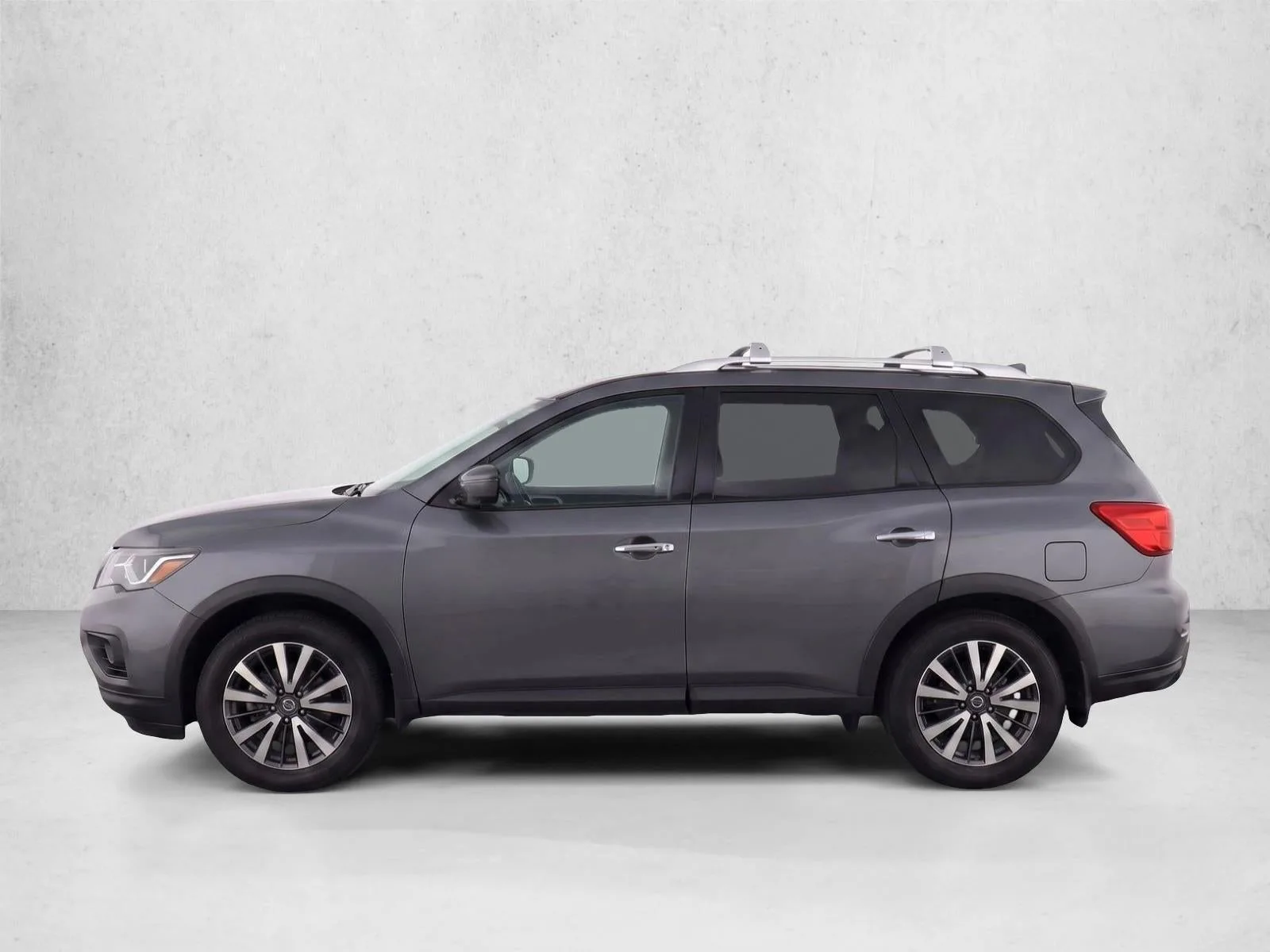 2020 Nissan Pathfinder FWD S photo 4