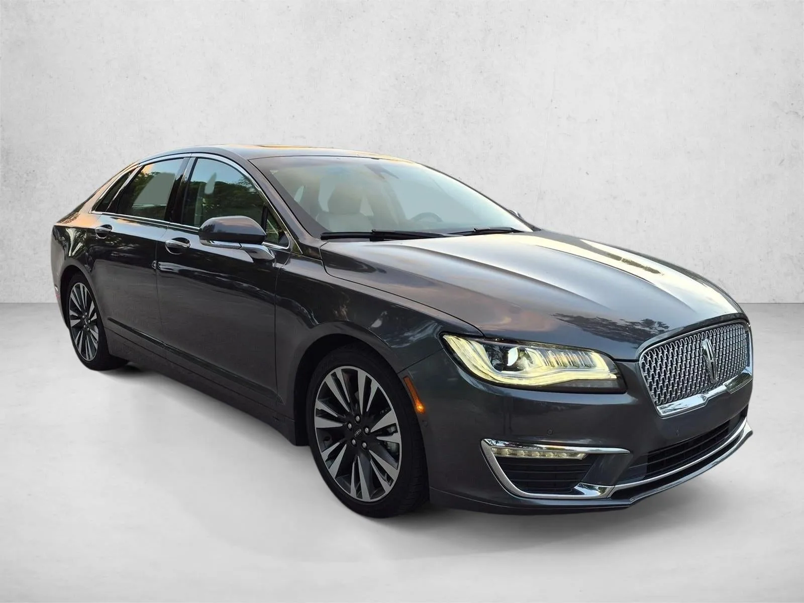 2020 Lincoln MKZ Hybrid Reserve FWD photo 3