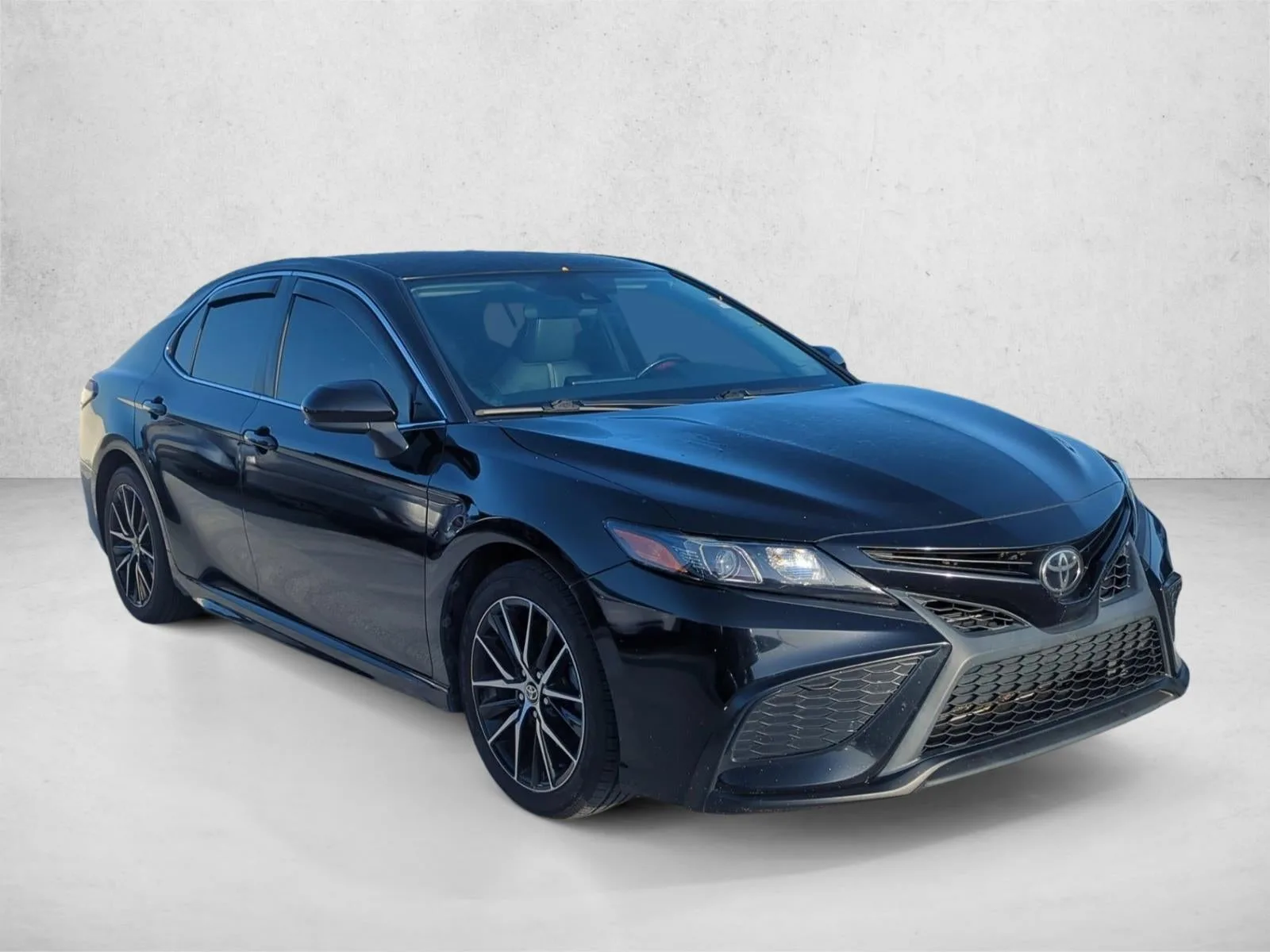 2021 Toyota Camry SE Auto (SE) photo 4