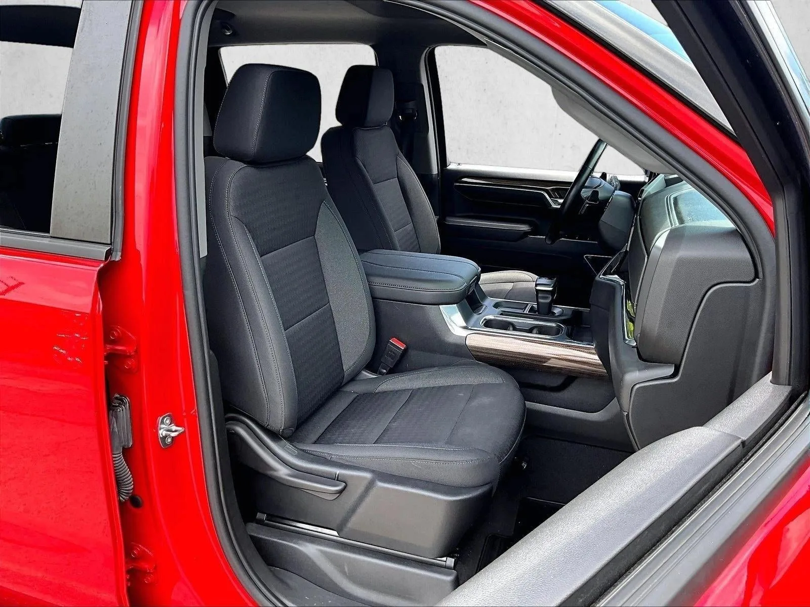 2023 Chevrolet Silverado 1500 RST photo 8