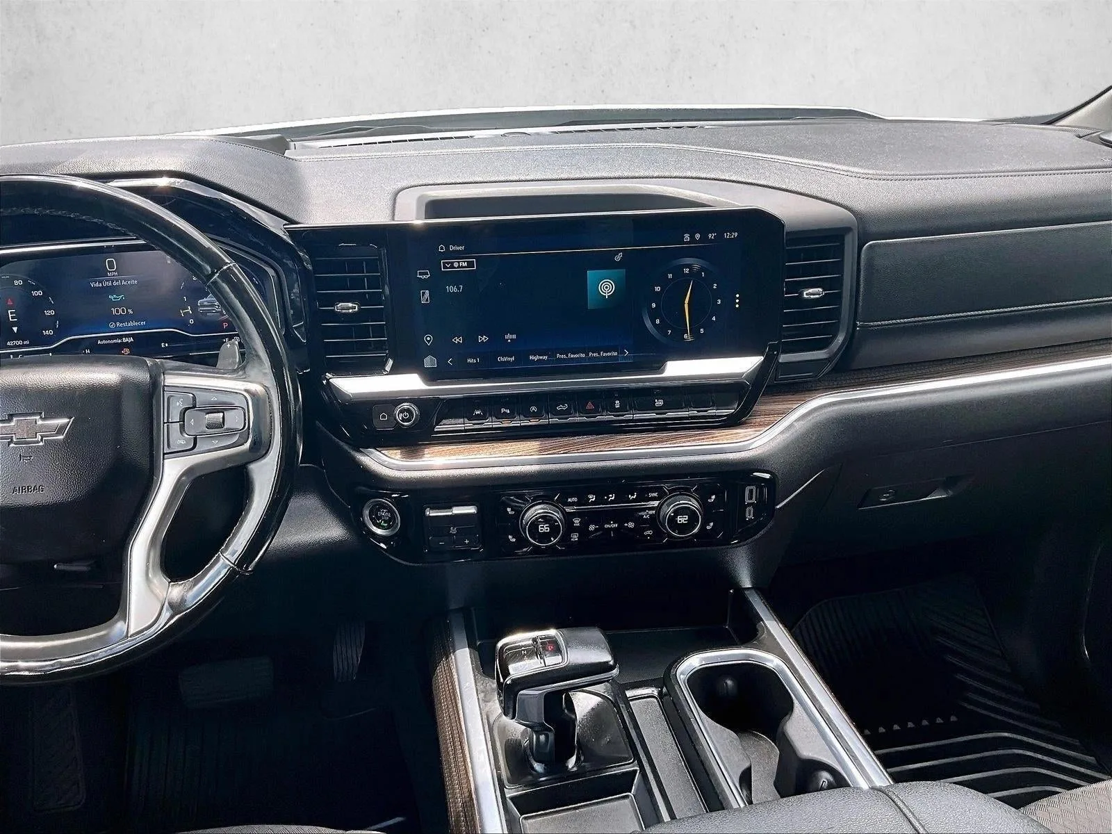 2024 Chevrolet Silverado 1500 RST photo 8
