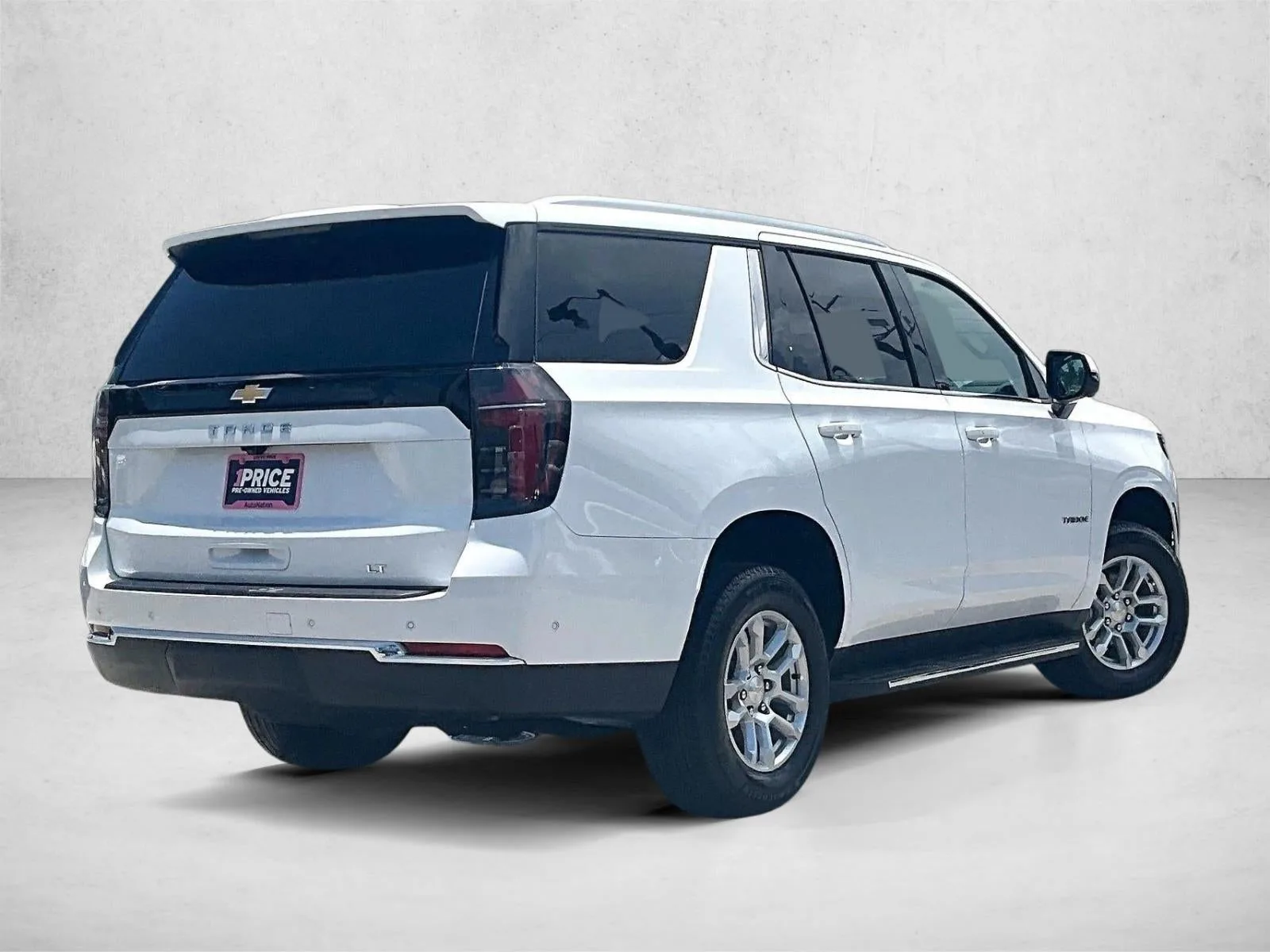 2025 Chevrolet Tahoe LT photo 2