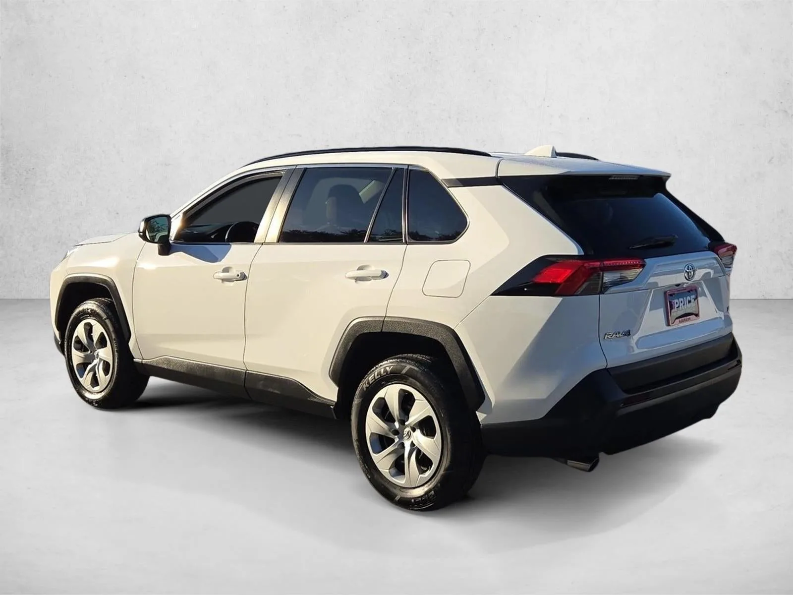 2021 Toyota RAV4 LE FWD (GS) photo 8