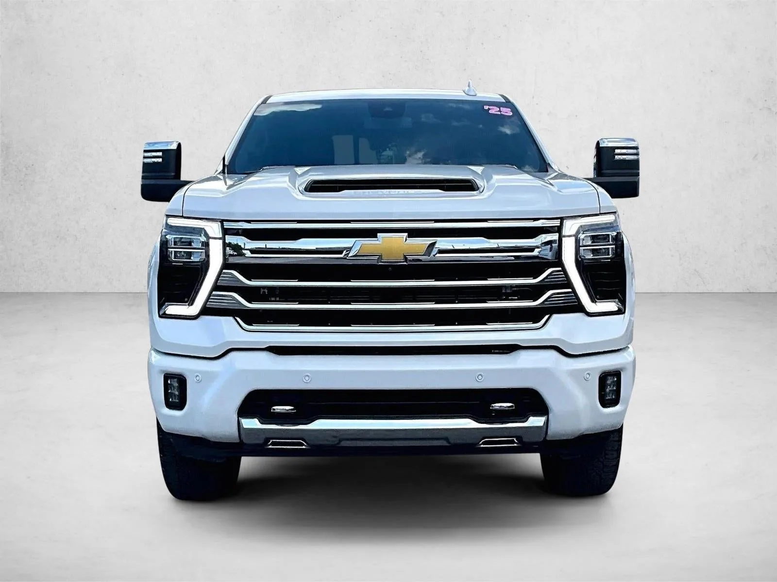 2025 Chevrolet Silverado 2500 HD High Country photo 3