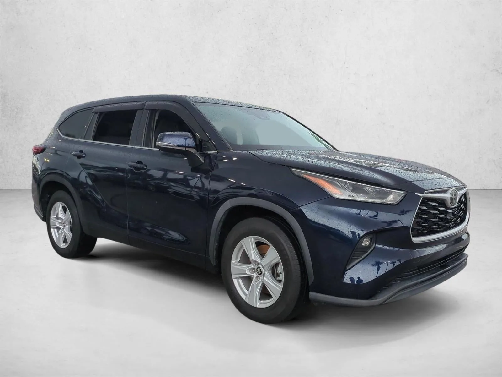 2021 Toyota Highlander LE FWD (GS) photo 3