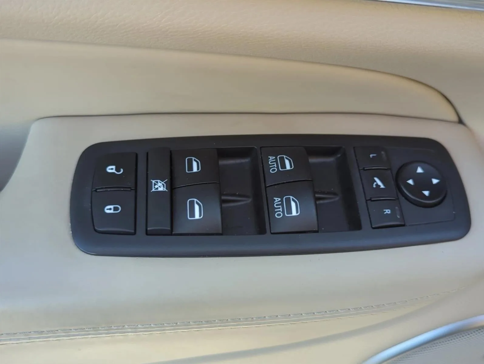 2020 Jeep Grand Cherokee Overland 4x4 photo 8