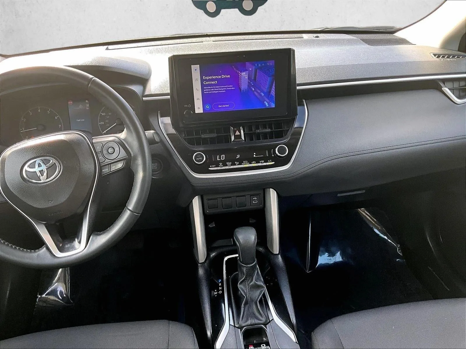 2025 Toyota Corolla Cross LE photo 8