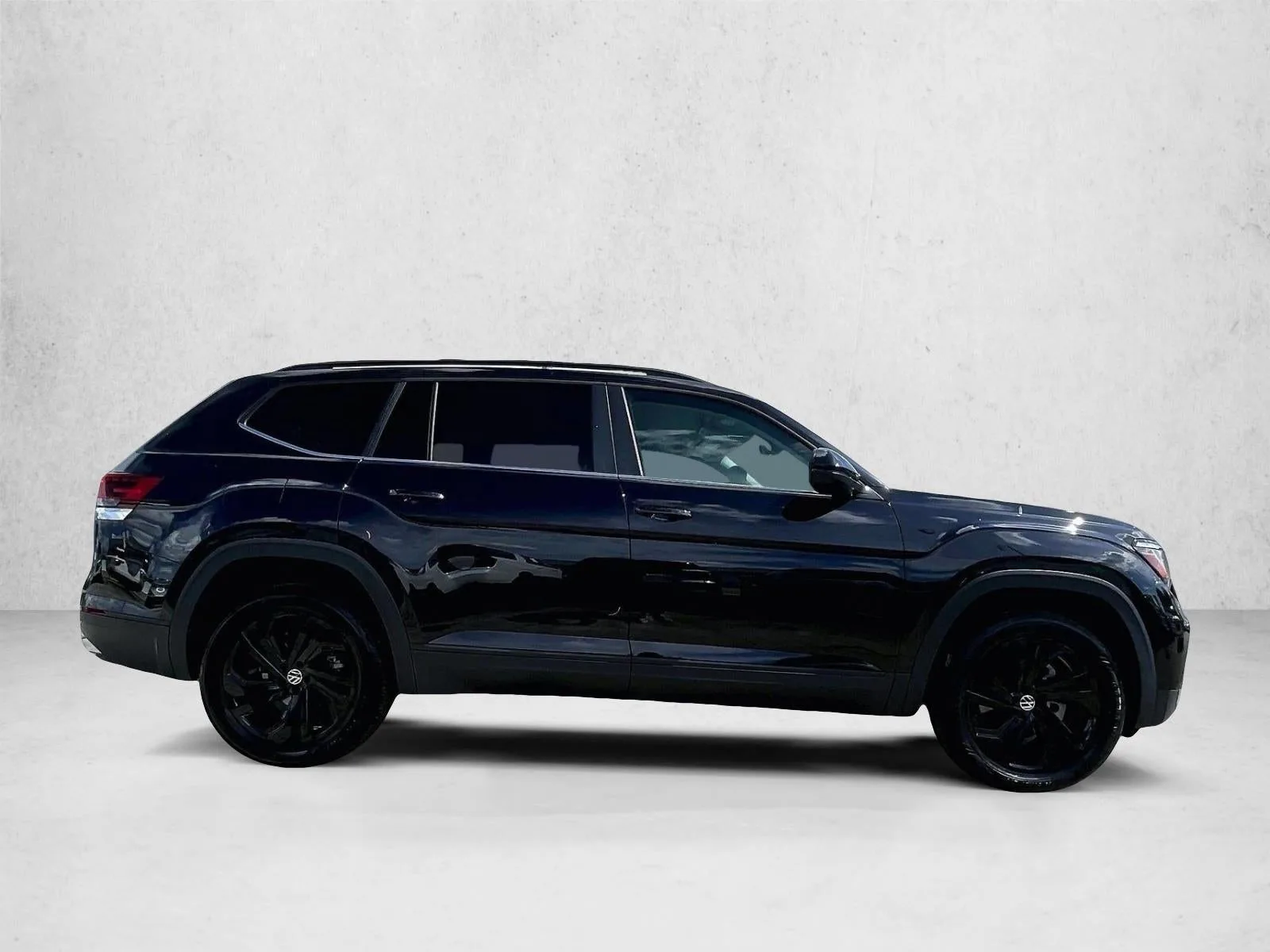 2023 Volkswagen Atlas 2.0T SE w/Technology photo 5