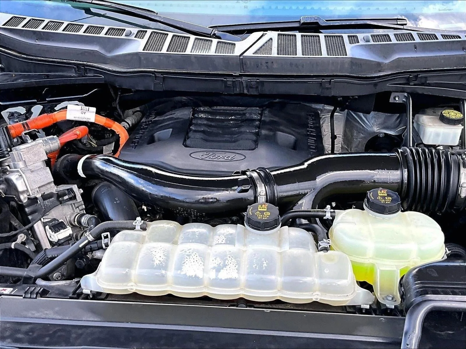 2021 Ford F-150 LARIAT photo 11