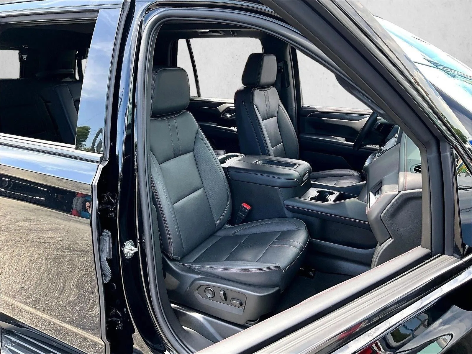 2023 Chevrolet Tahoe RST photo 9