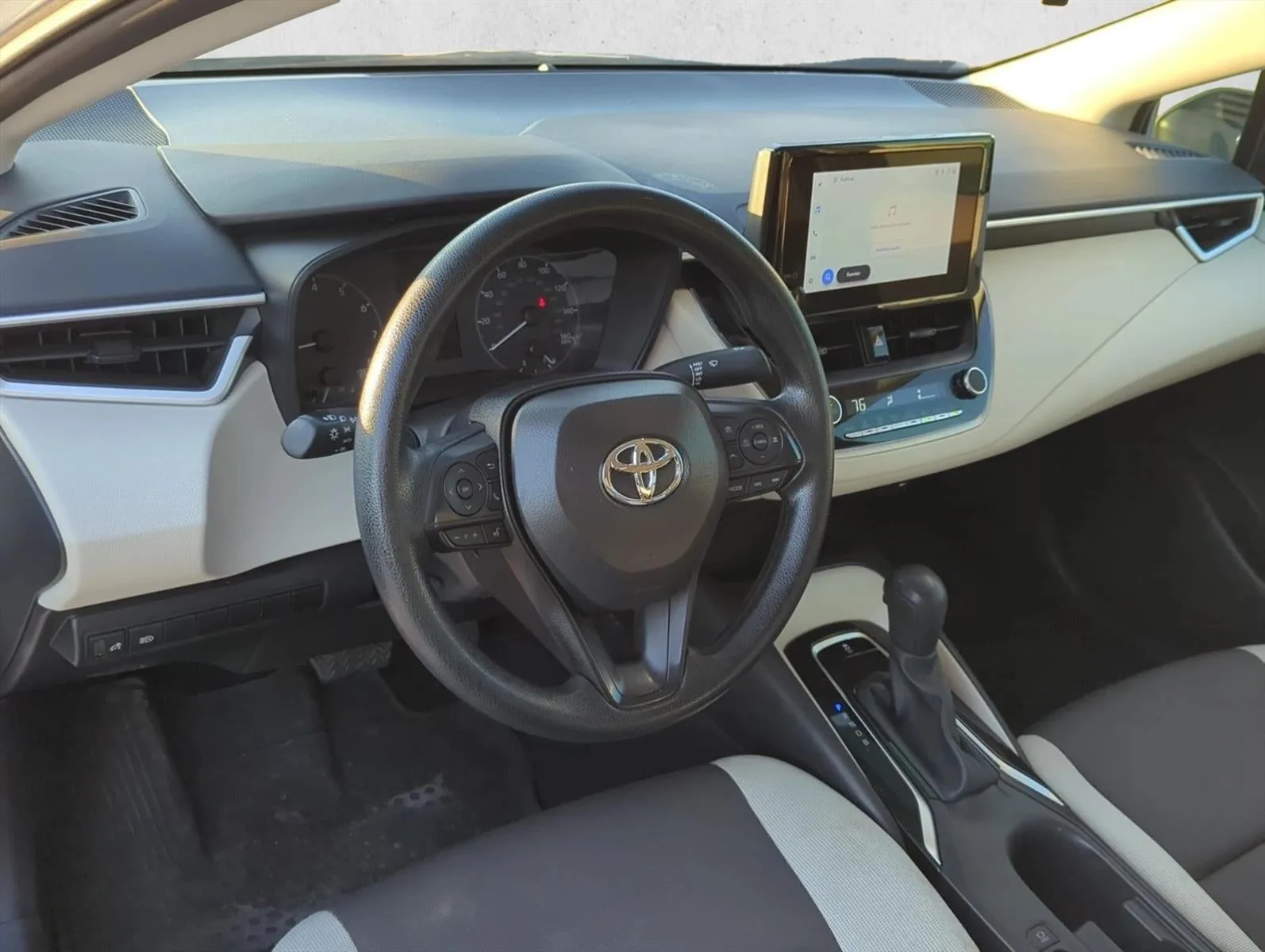 2025 Toyota Corolla LE CVT (Natl) photo 8