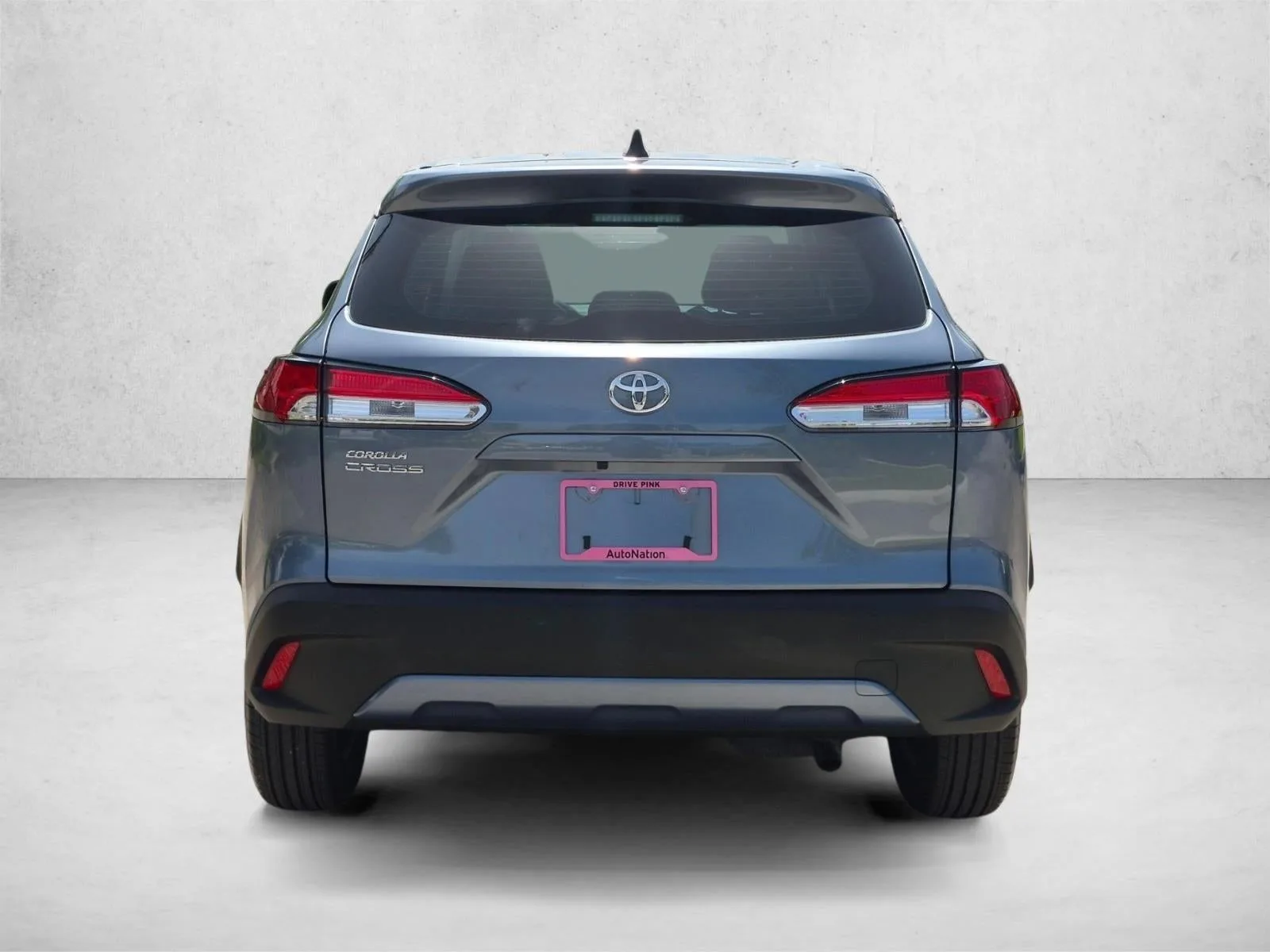 2024 Toyota Corolla Cross L 2WD (Natl) photo 6