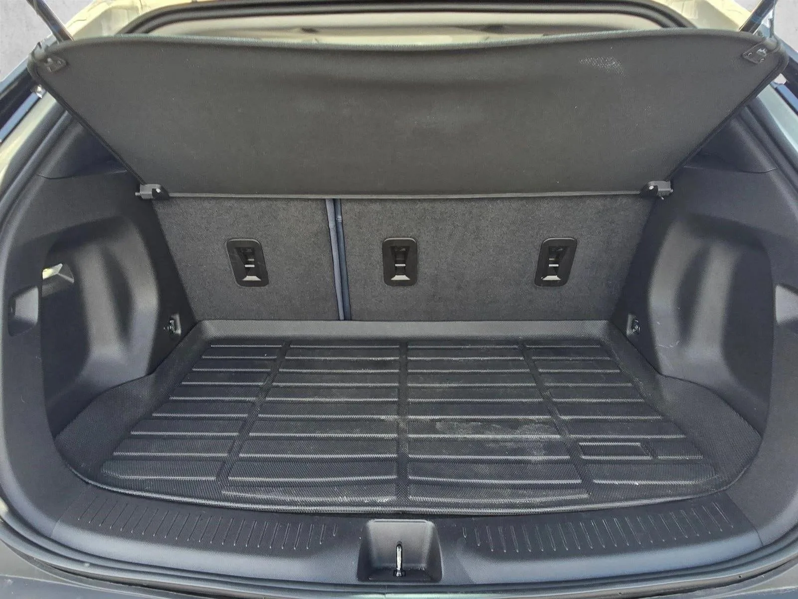 2023 Chevrolet Bolt EUV FWD 4dr Premier photo 5