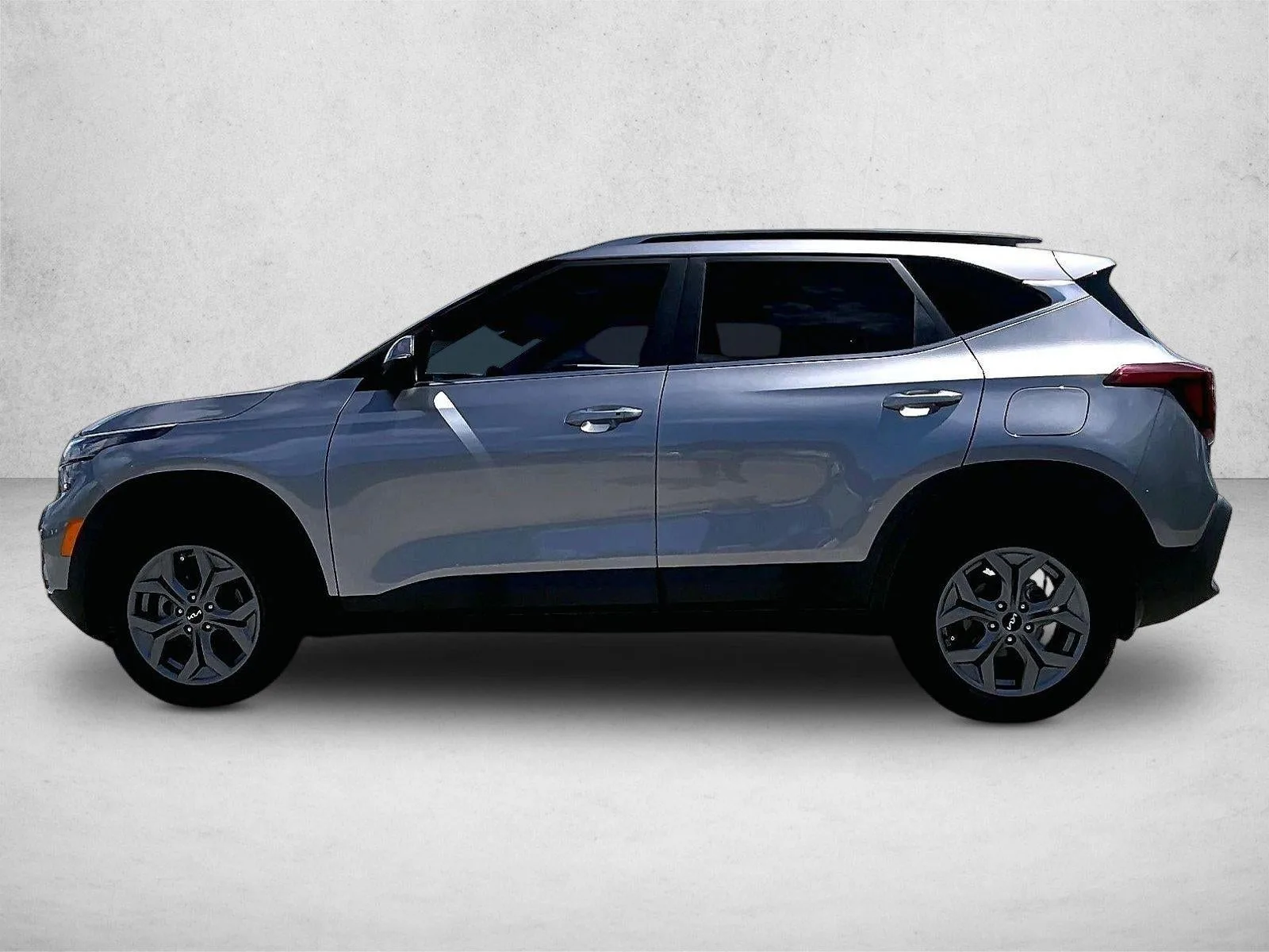 2024 Kia Seltos S photo 6