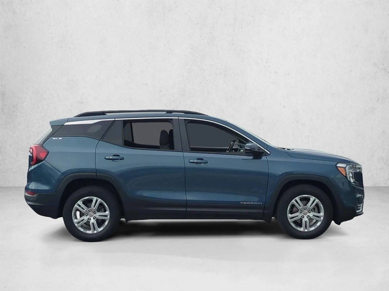 2024 GMC Terrain SLE photo 4