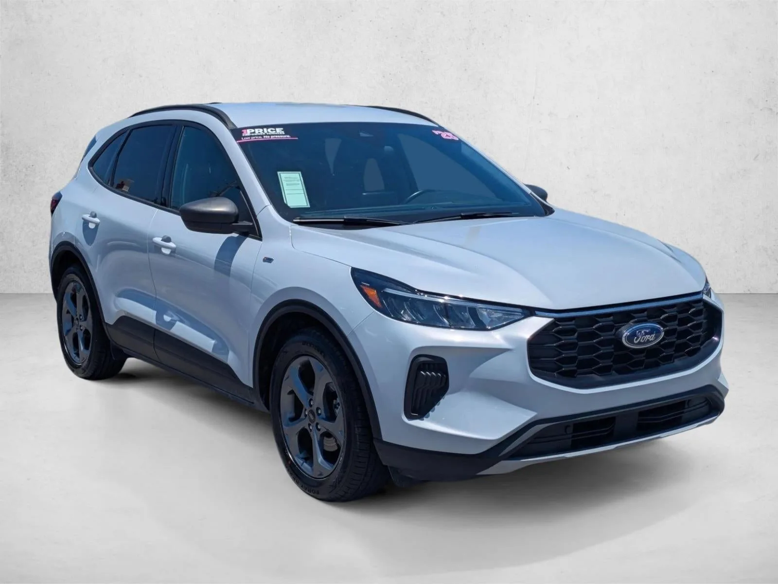 2025 Ford Escape ST-Line FWD photo 3