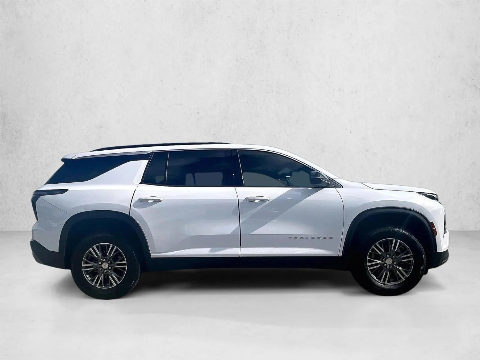 2025 Chevrolet Traverse LT photo 5