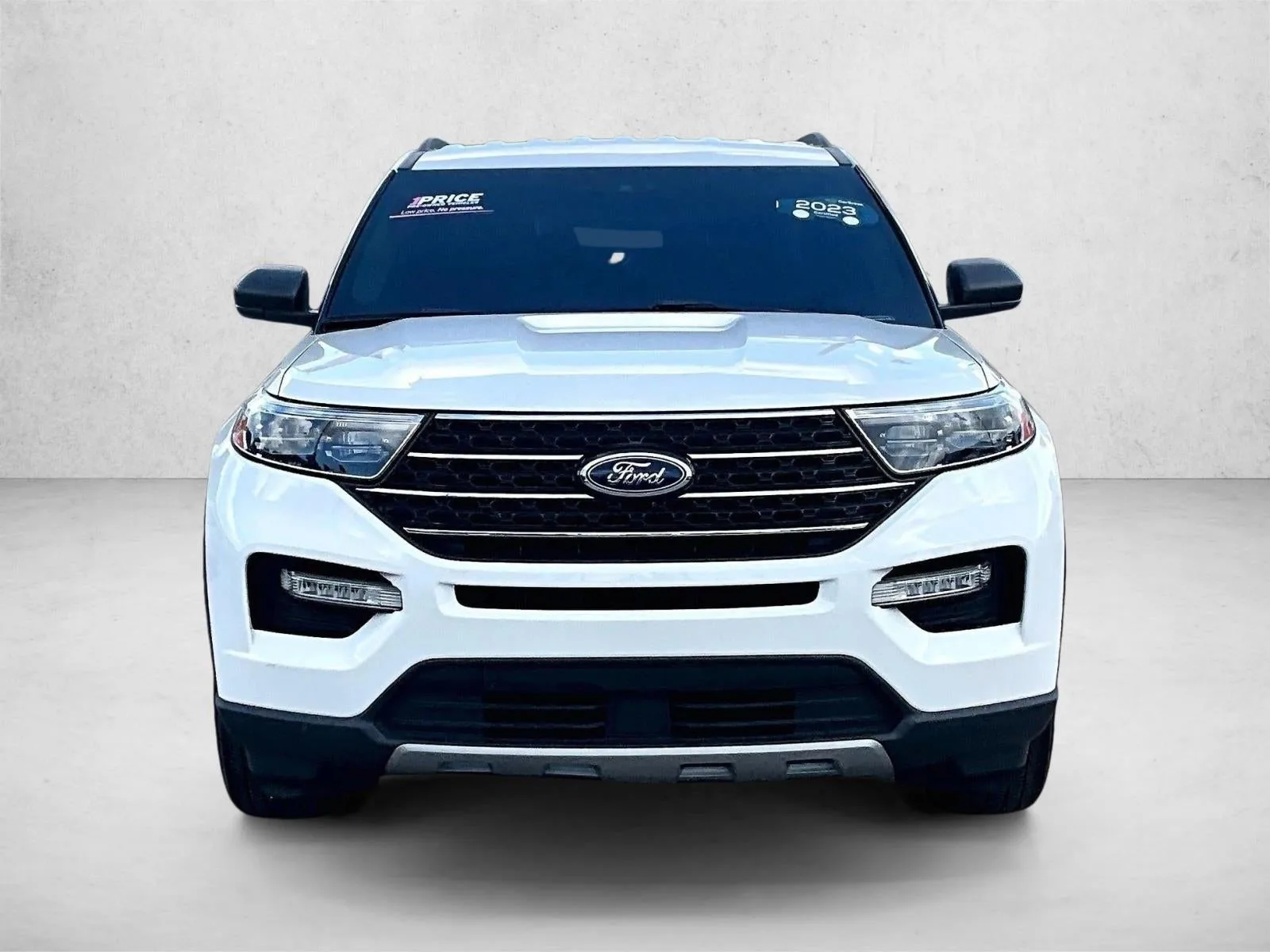 2023 Ford Explorer XLT photo 3
