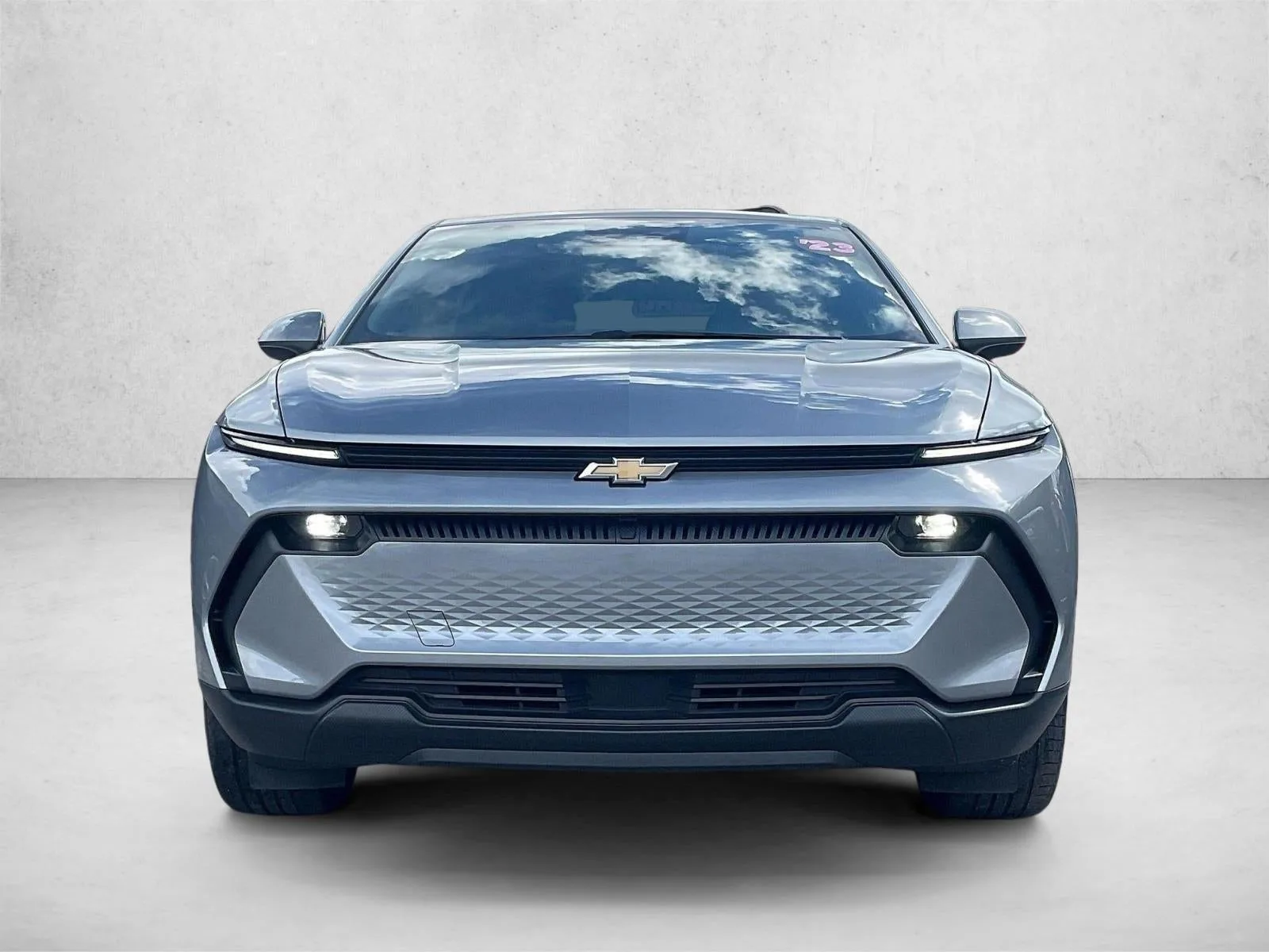 2025 Chevrolet Equinox EV LT photo 3