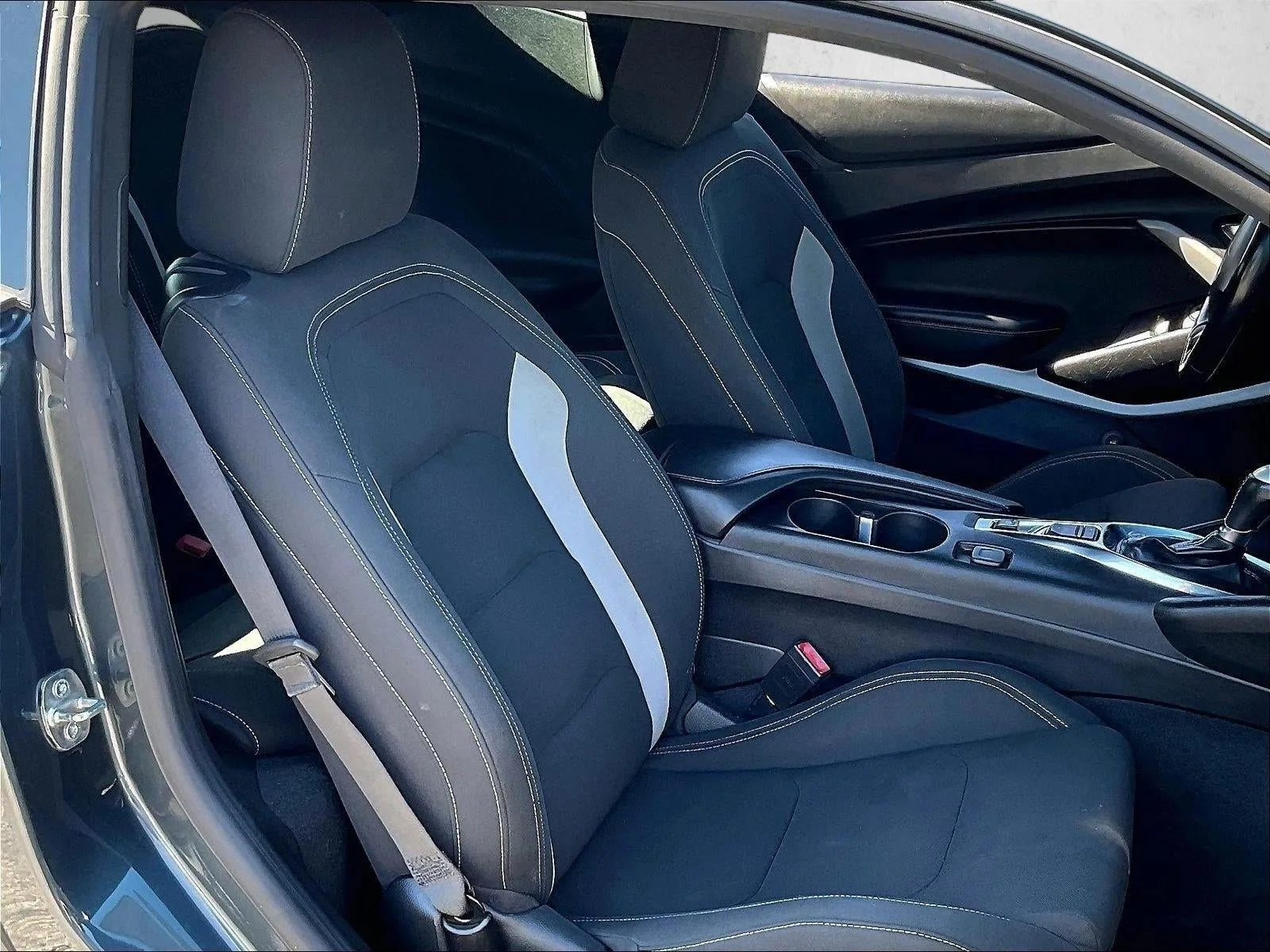 2023 Chevrolet Camaro 1LT photo 8