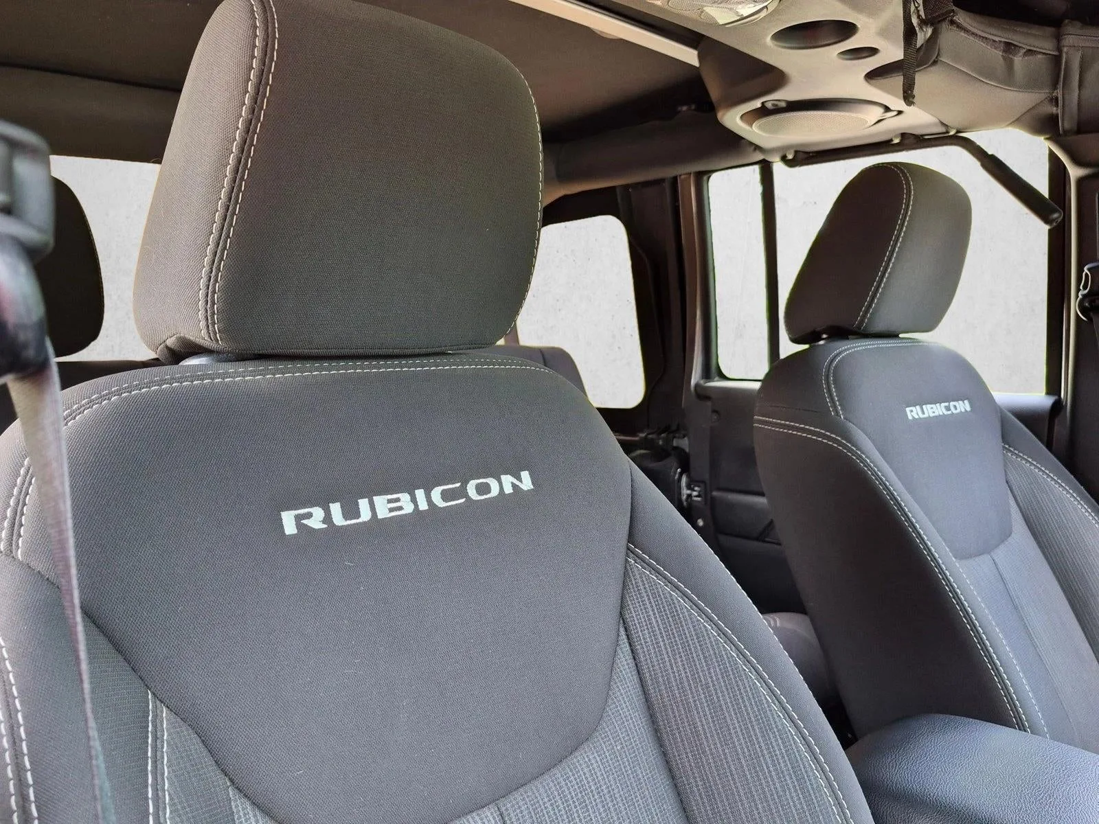 2014 Jeep Wrangler Unlimited Rubicon photo 11