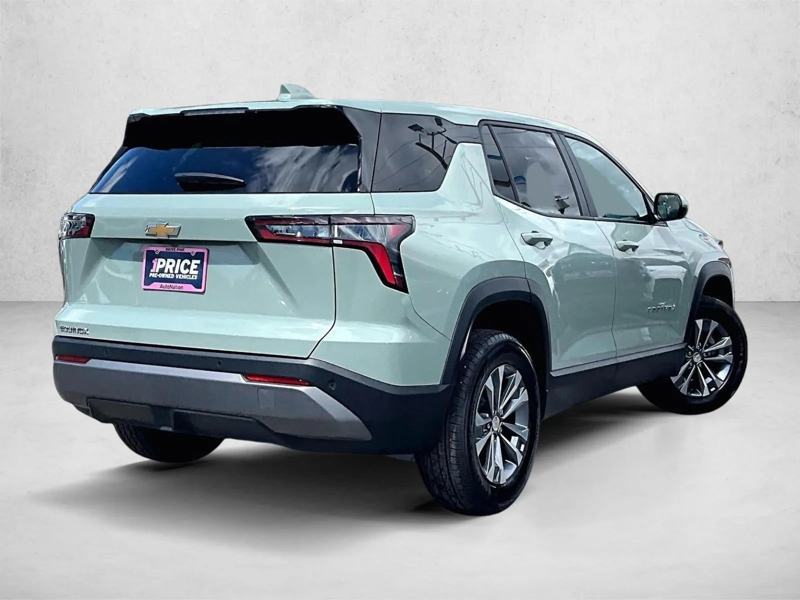 2026 Chevrolet Equinox LT photo 2
