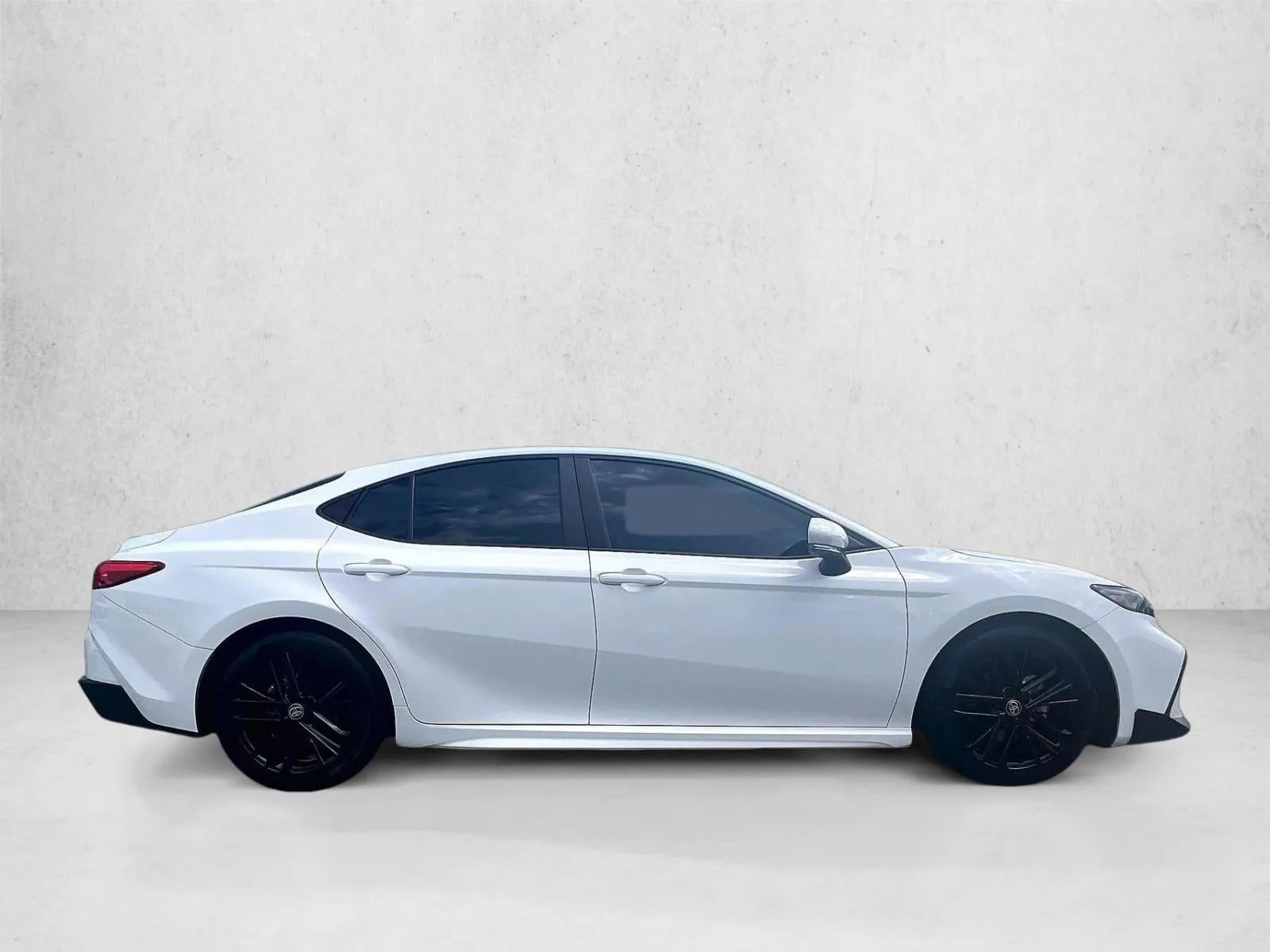 2025 Toyota Camry SE photo 5