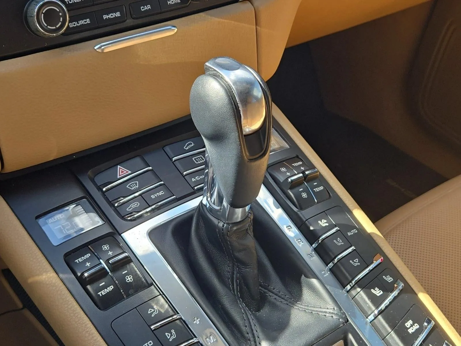 2018 Porsche Macan AWD photo 11