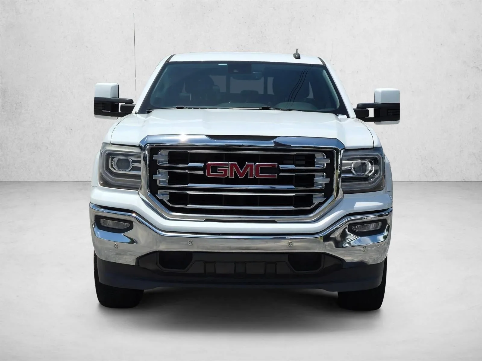 2018 GMC Sierra 1500 Crew Cab Short Box 2-Wheel Drive SLT photo 2