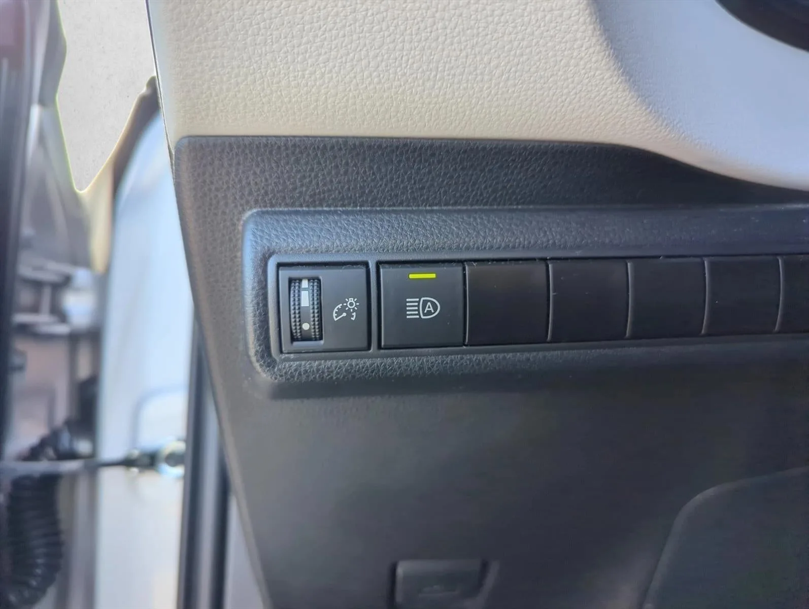 2024 Toyota Corolla SE CVT (Natl) photo 12