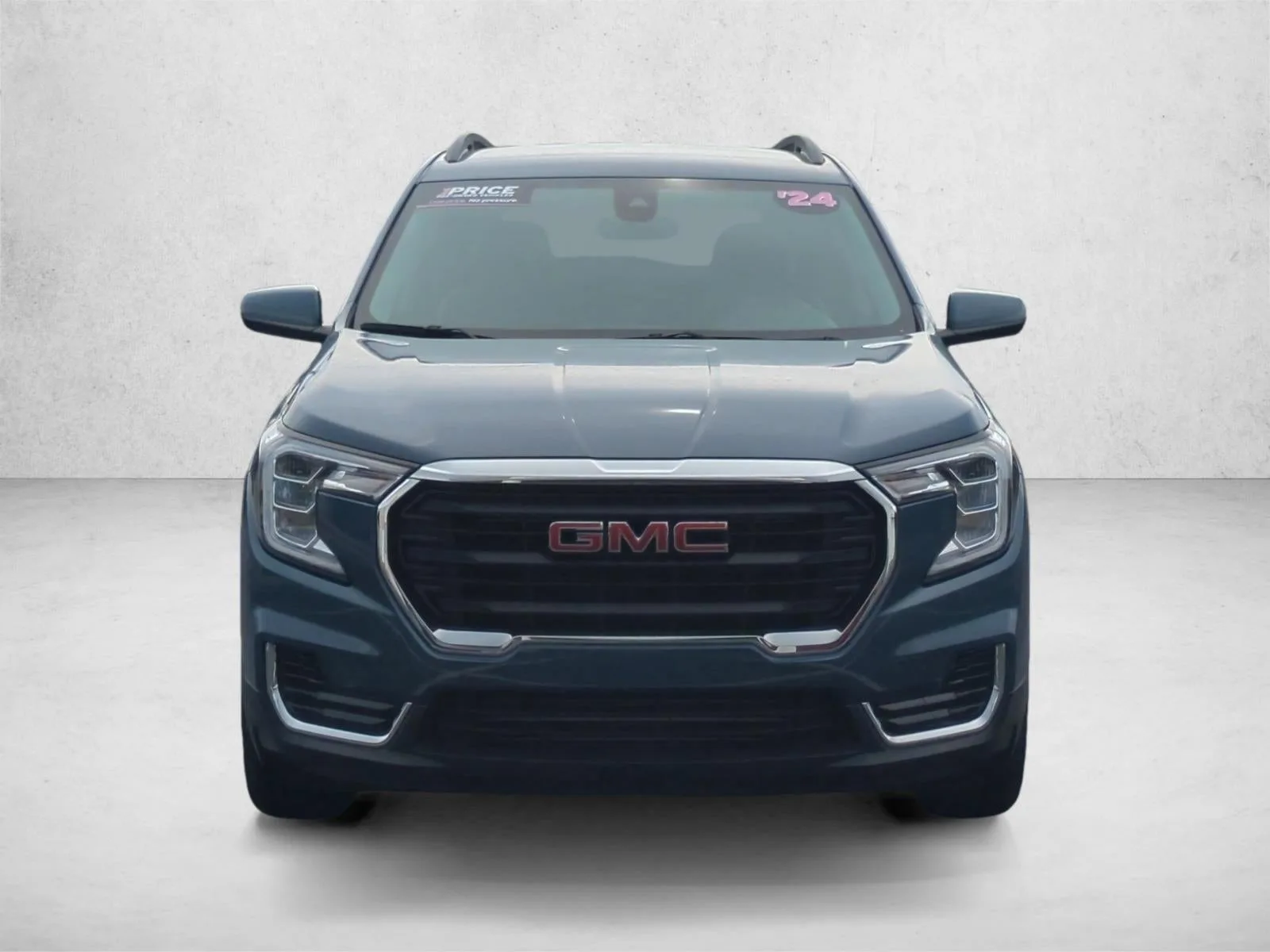 2024 GMC Terrain SLE photo 2
