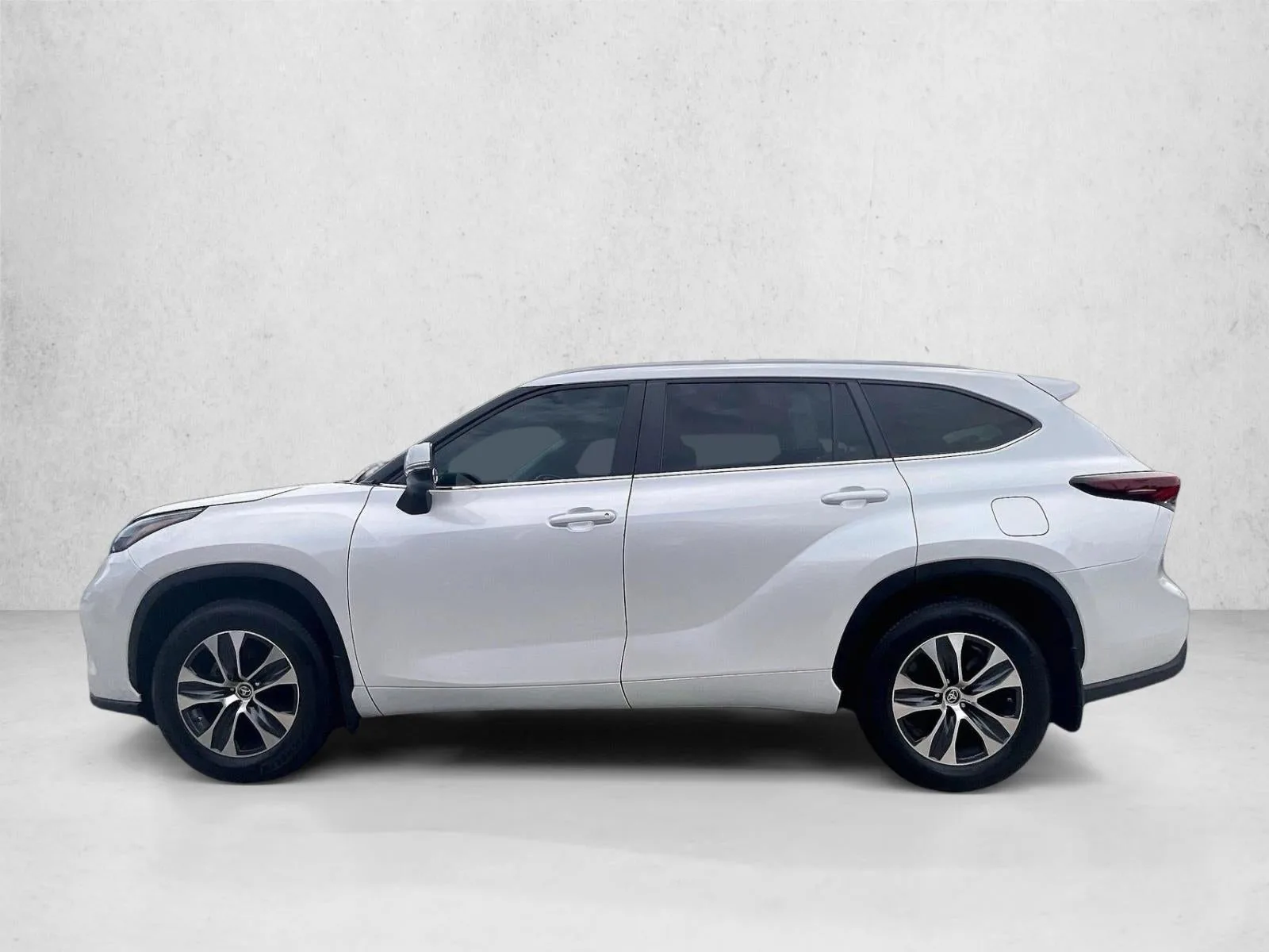 2024 Toyota Highlander XLE photo 4
