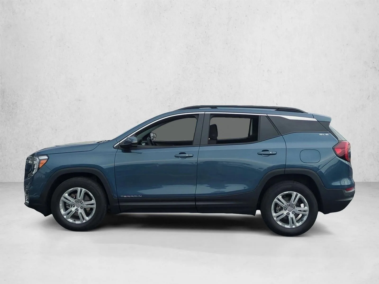 2024 GMC Terrain SLE photo 9