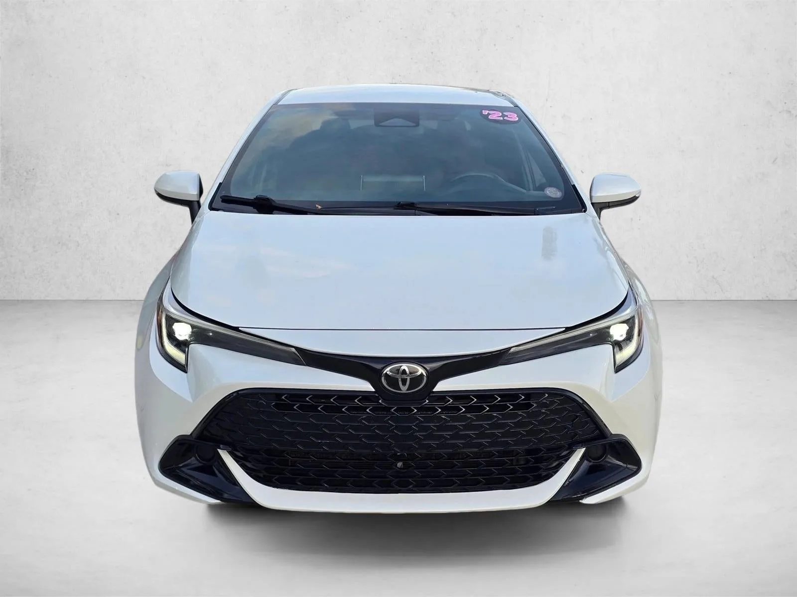 2023 Toyota Corolla Hatchback SE CVT (Natl) photo 2