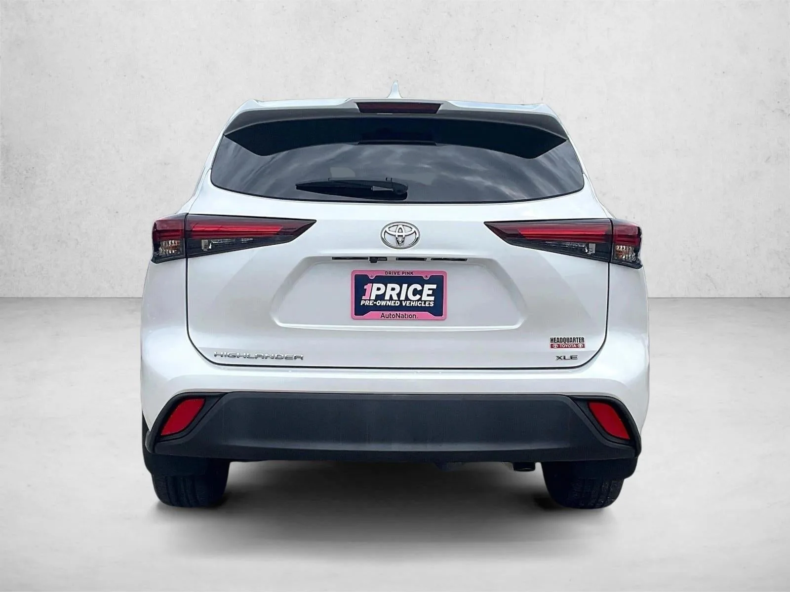 2024 Toyota Highlander XLE photo 3