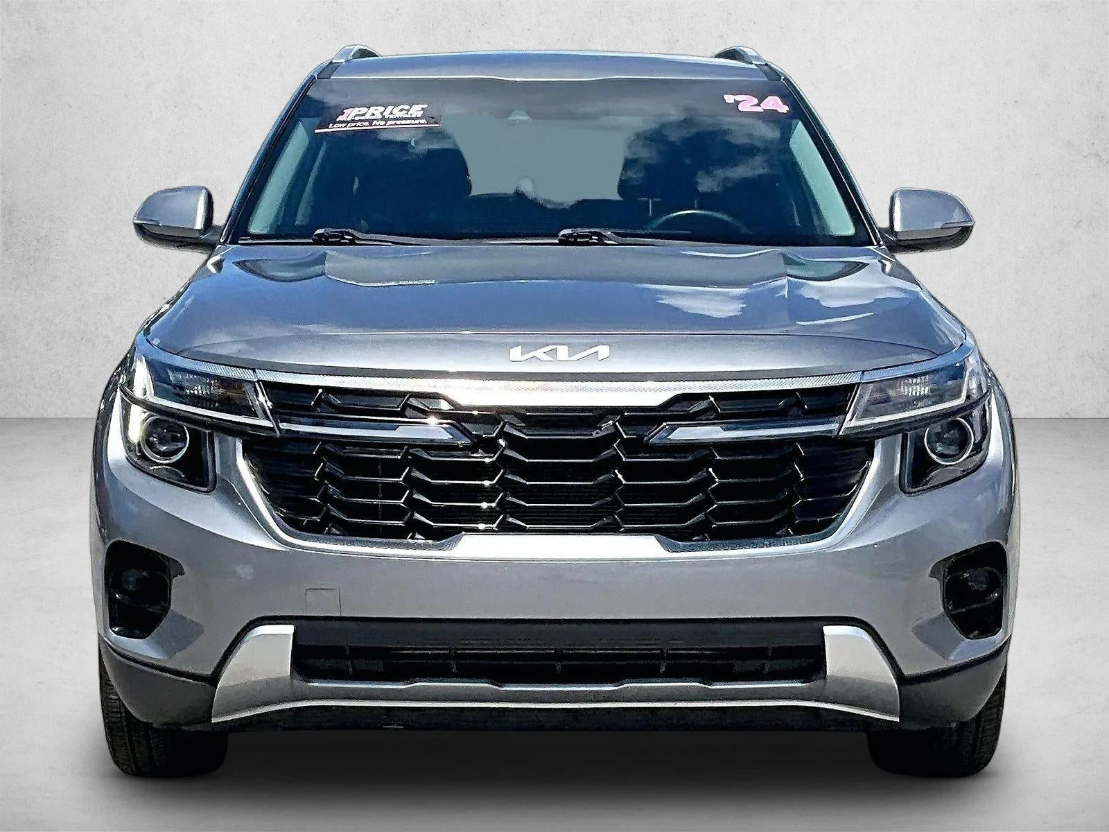 2024 Kia Seltos S photo 3