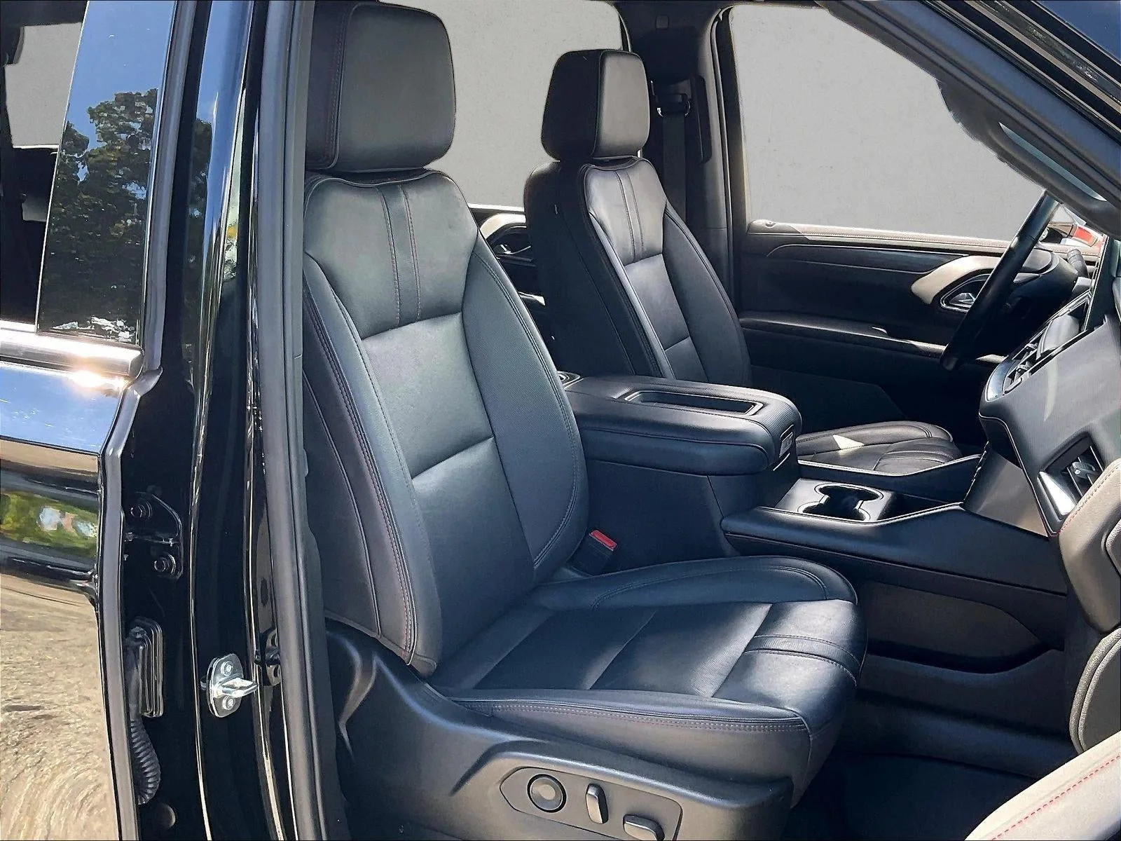 2023 Chevrolet Tahoe RST photo 9