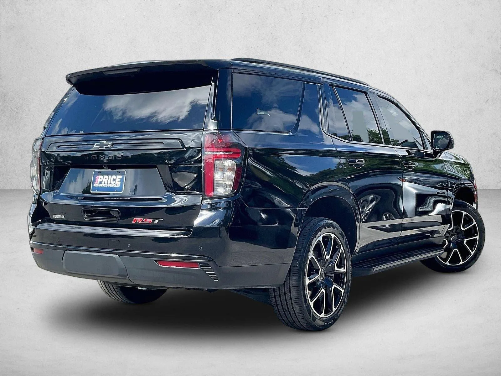 2023 Chevrolet Tahoe RST photo 2