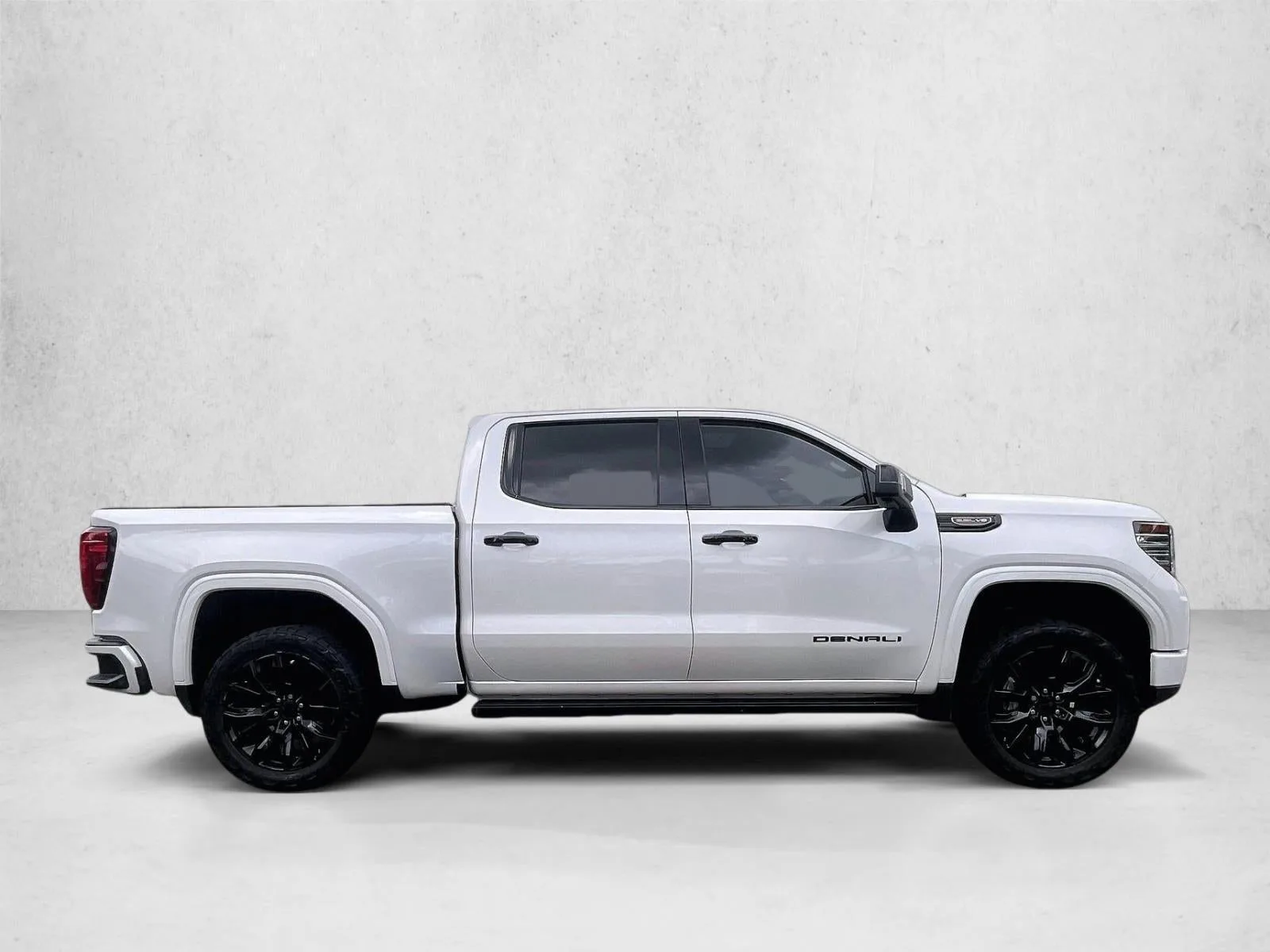 2023 GMC Sierra 1500 Denali photo 5